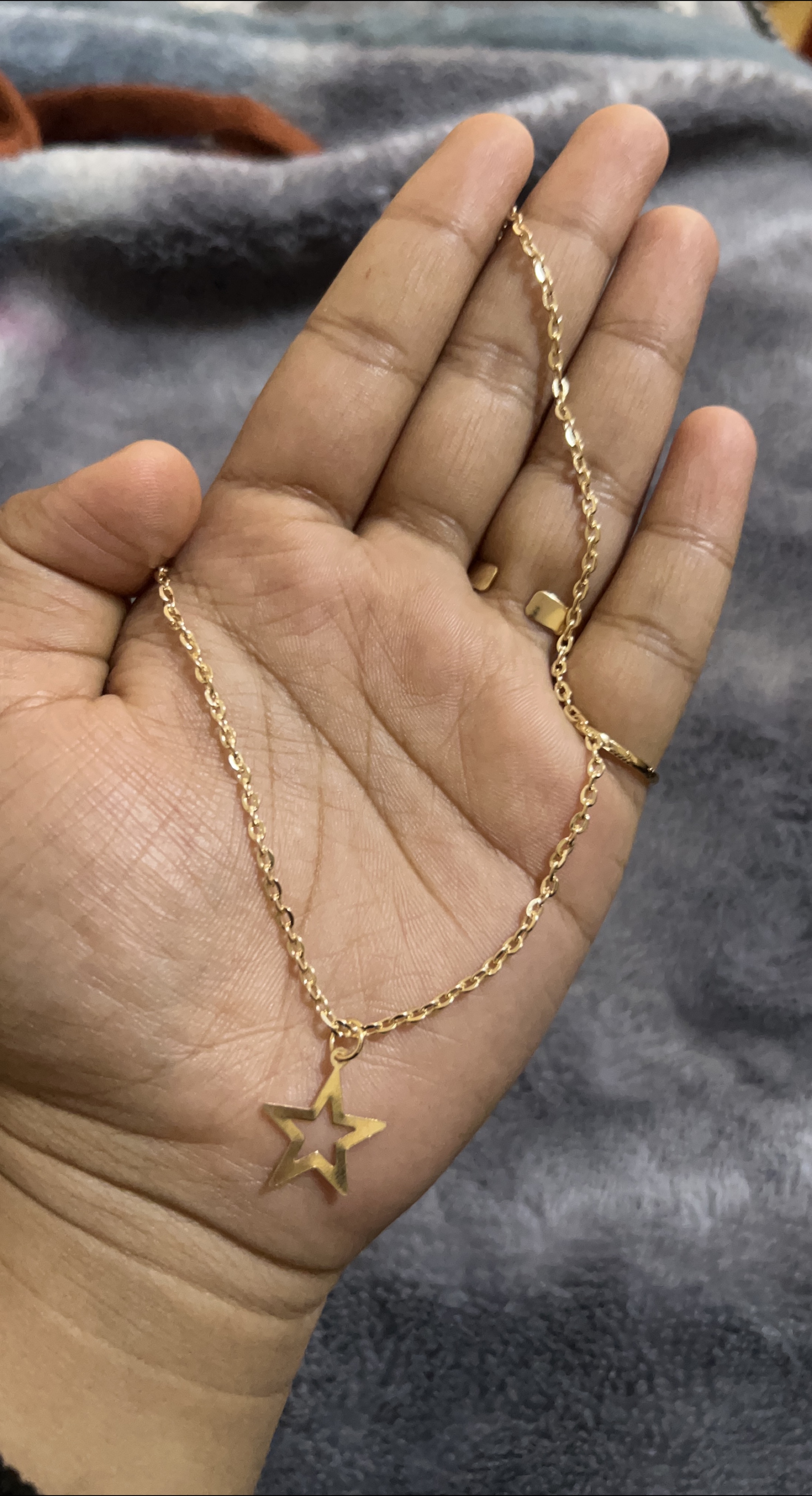 Gold Star Pendant Necklace thumbnail