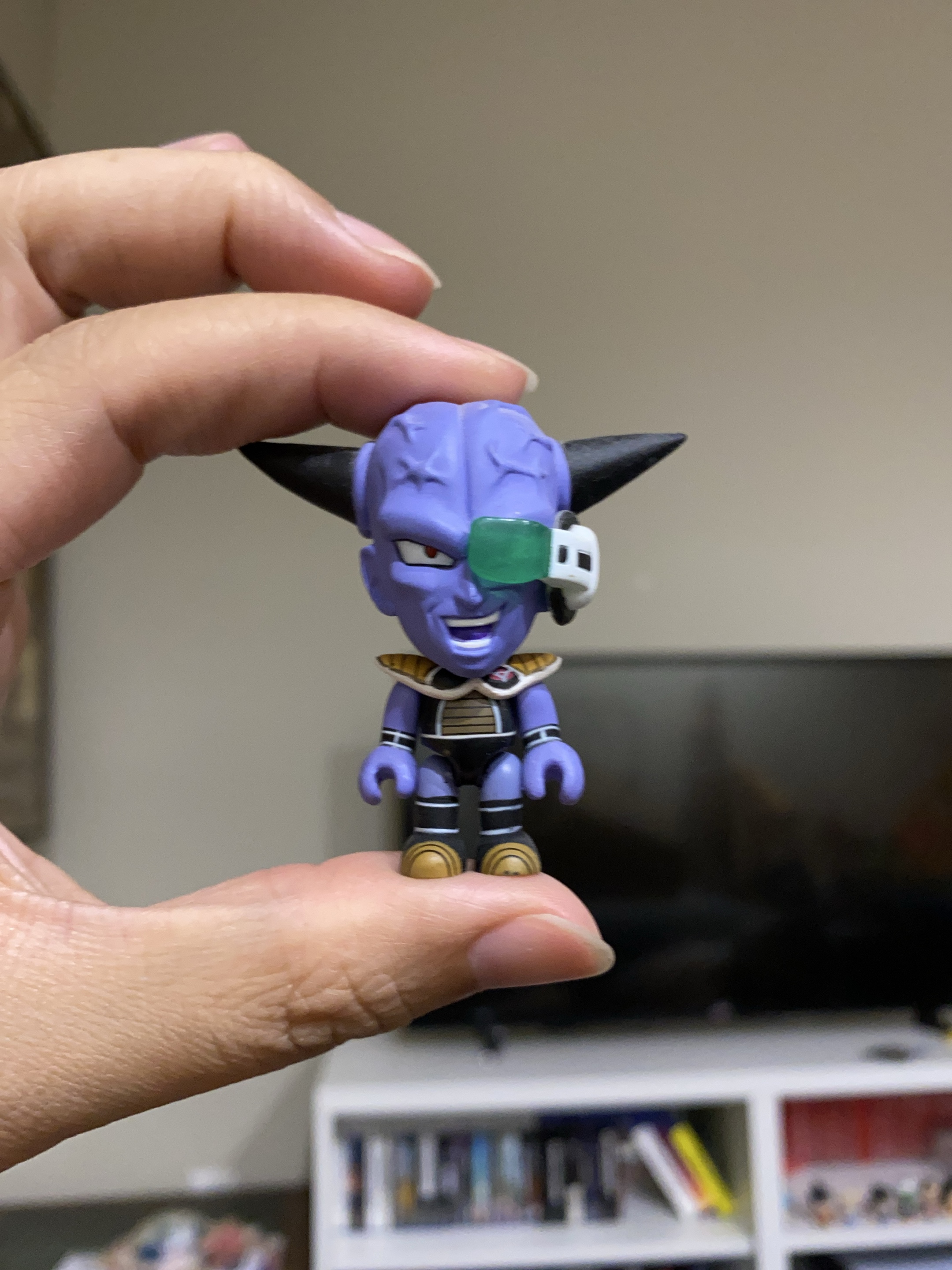 Dragon Ball Z - Captain Ginyu Gashapon Figure thumbnail