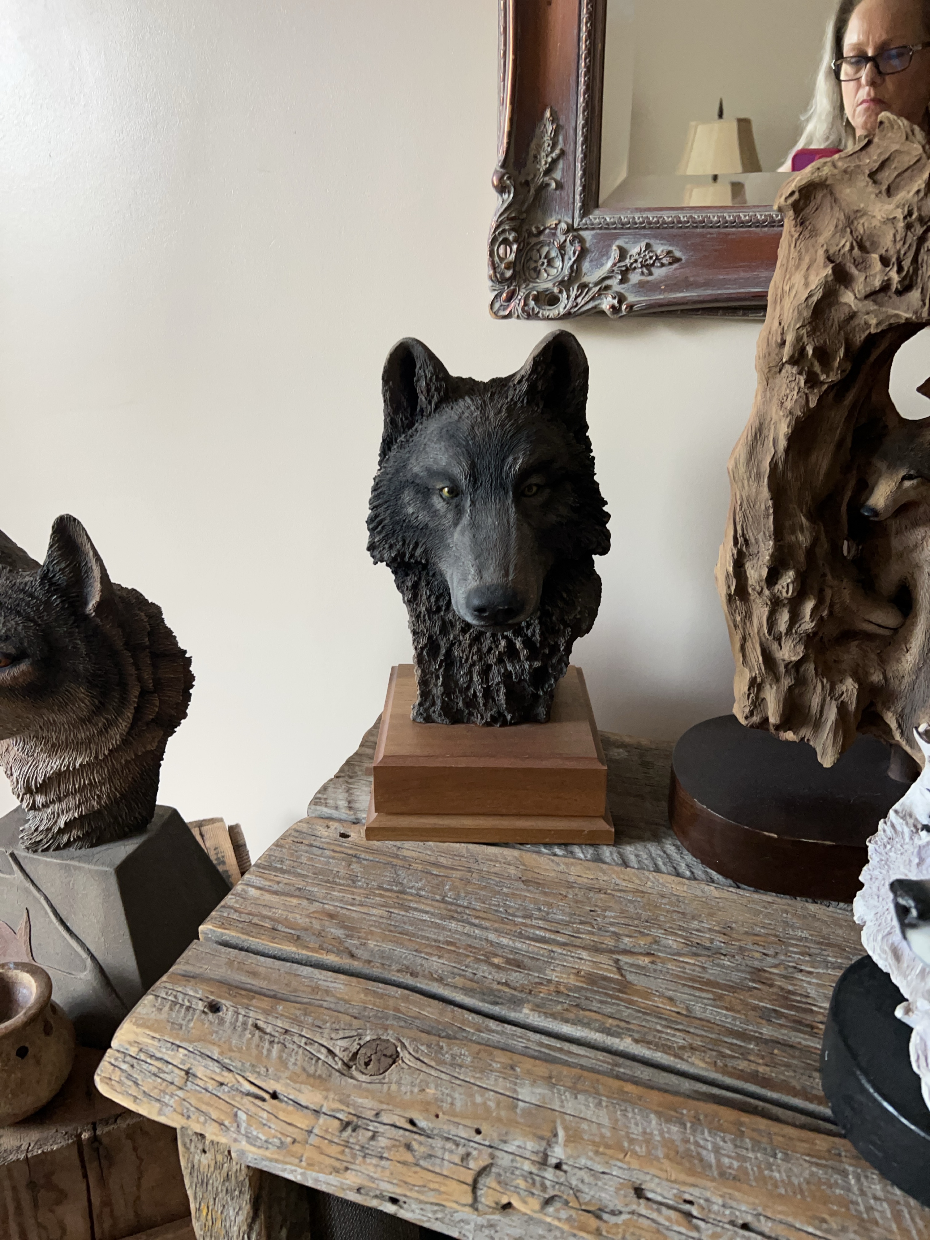 Wolf Head Sculpture thumbnail