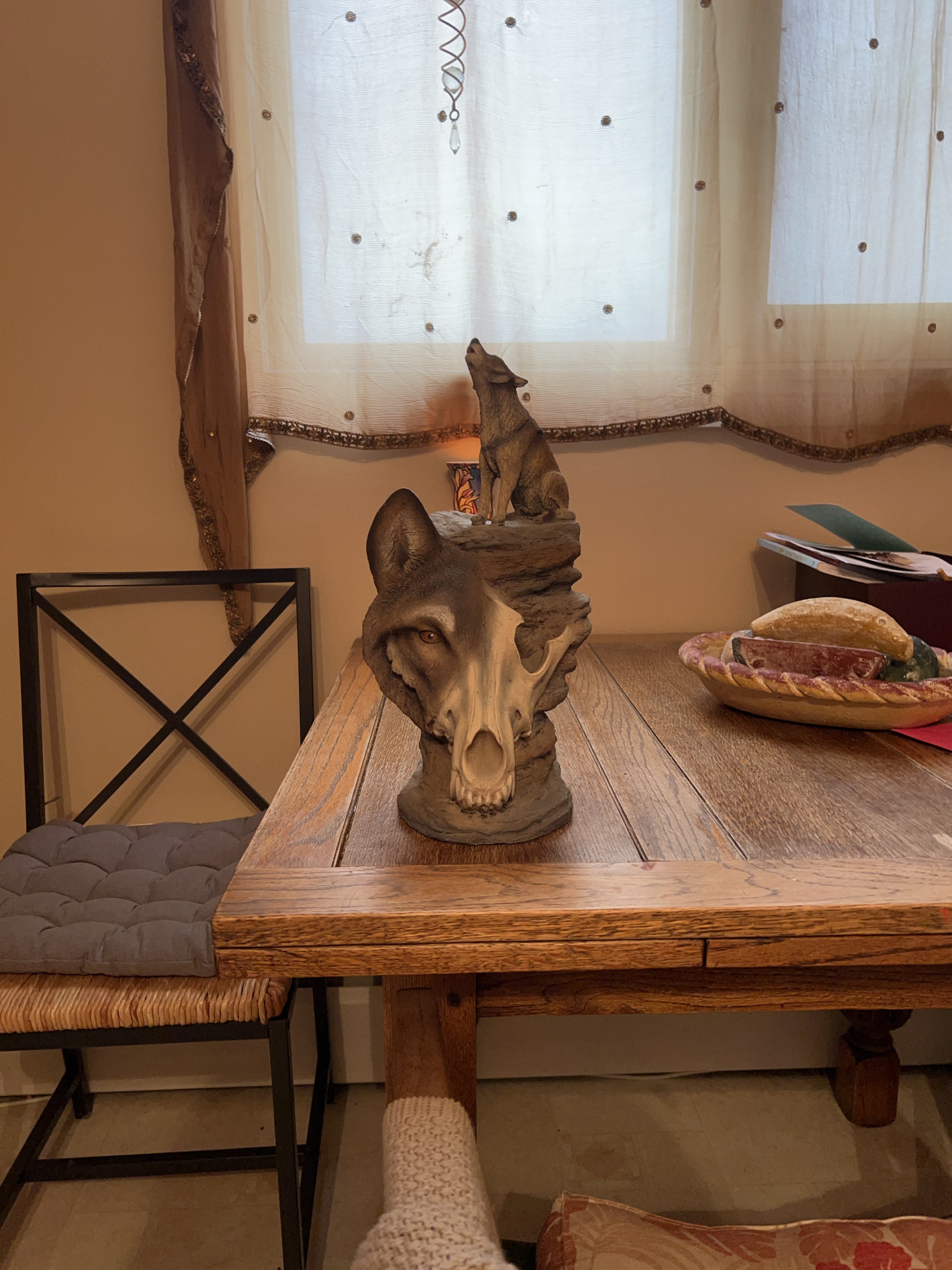 Wolf Sculpture thumbnail