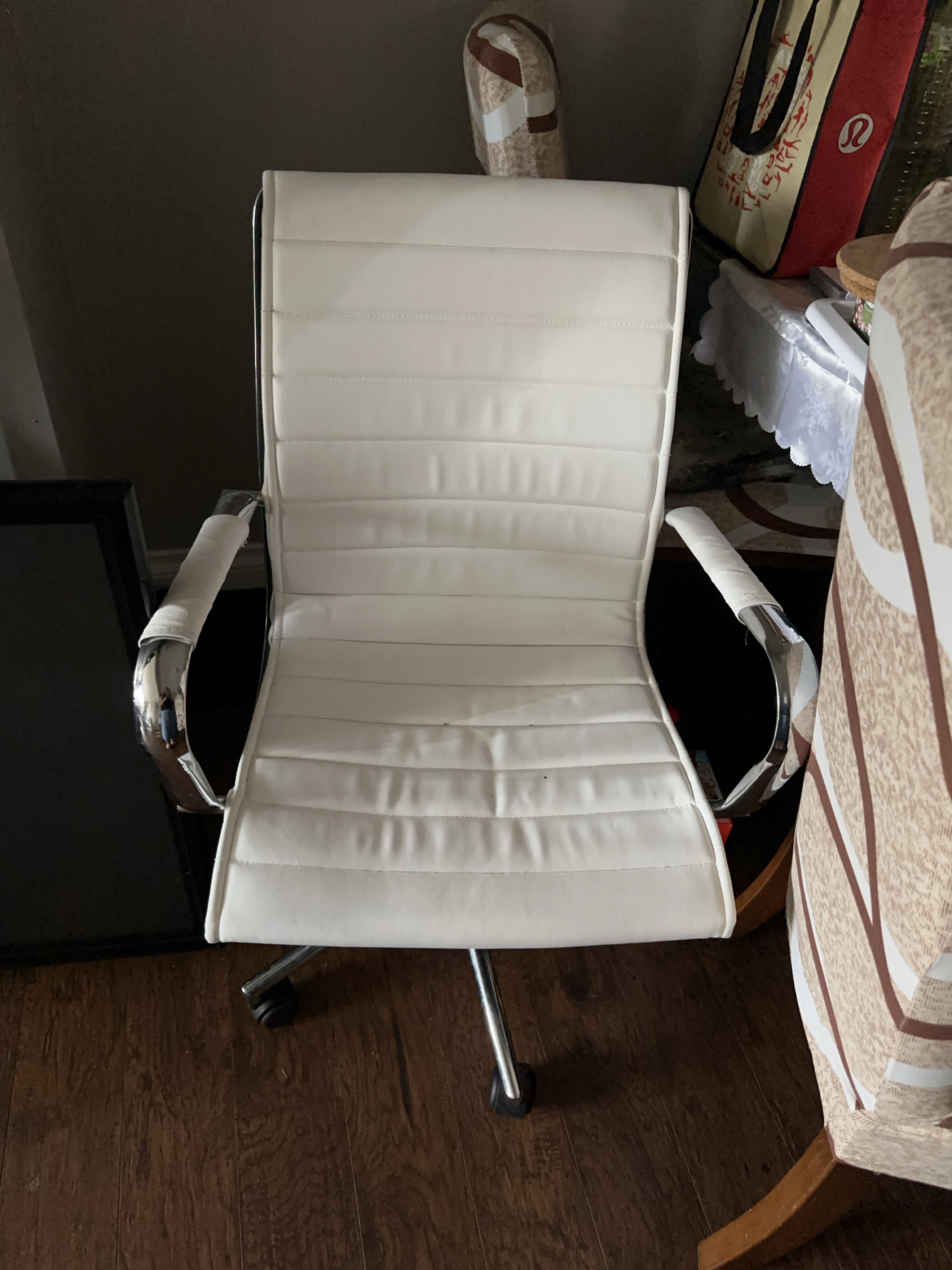 White Office Chair thumbnail