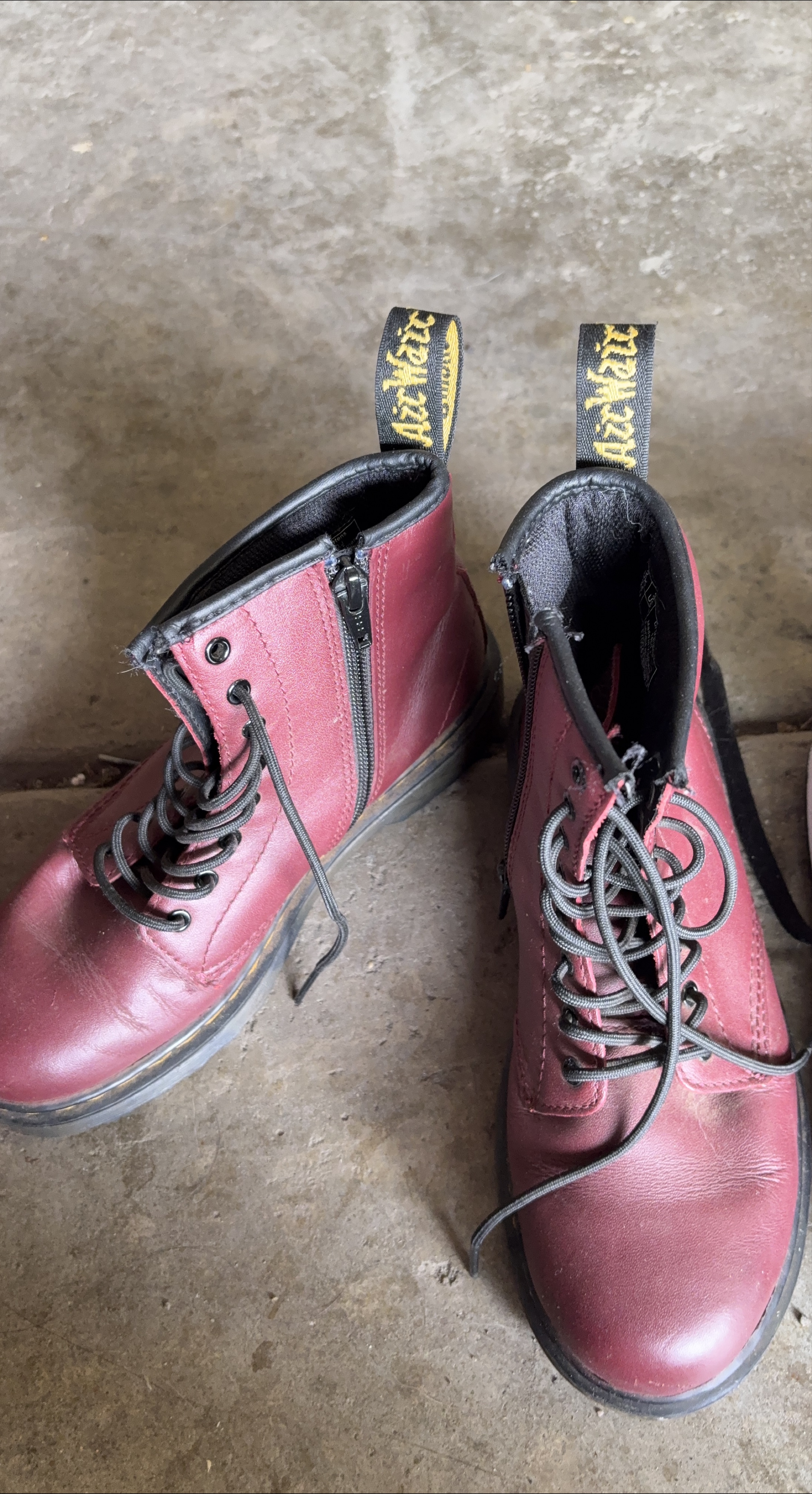 Red Ankle Boots doc Martin thumbnail