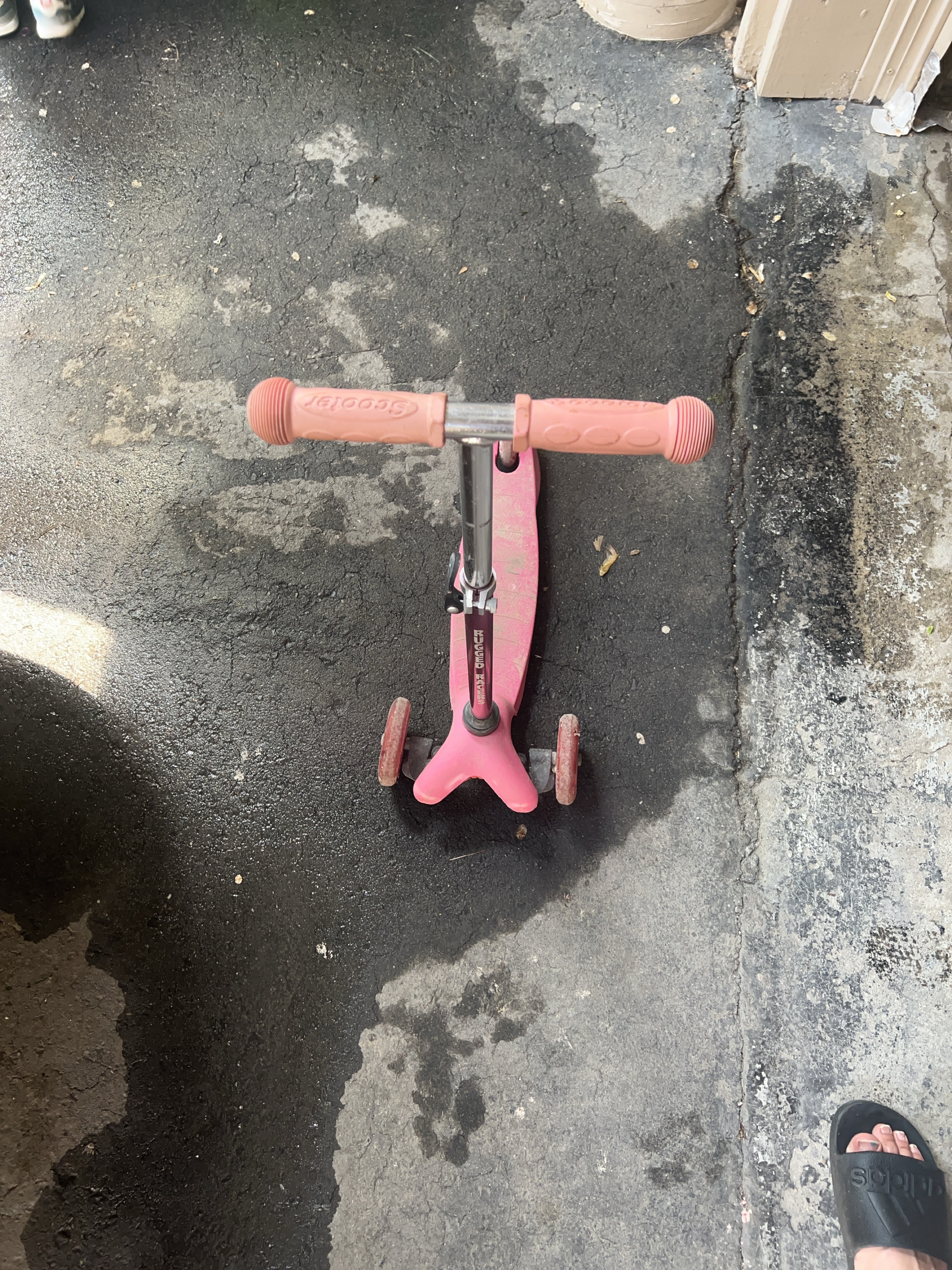 Pink Kids Scooter thumbnail