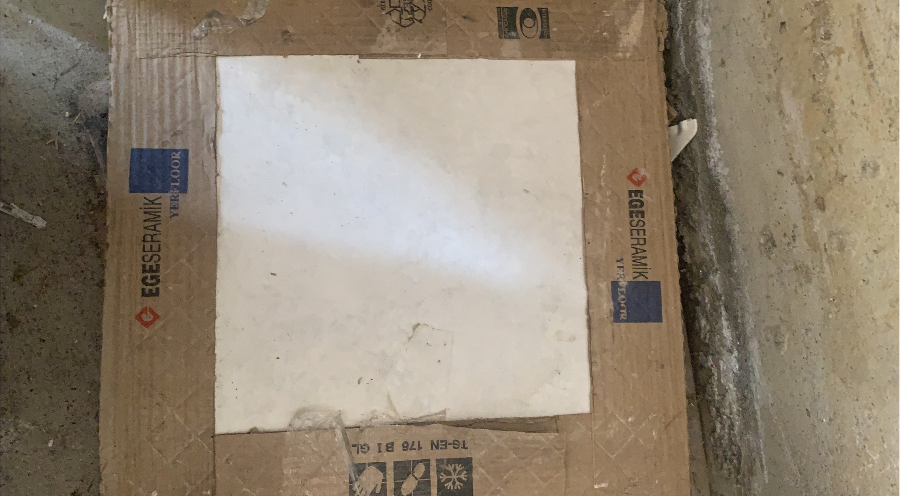 White Tile thumbnail