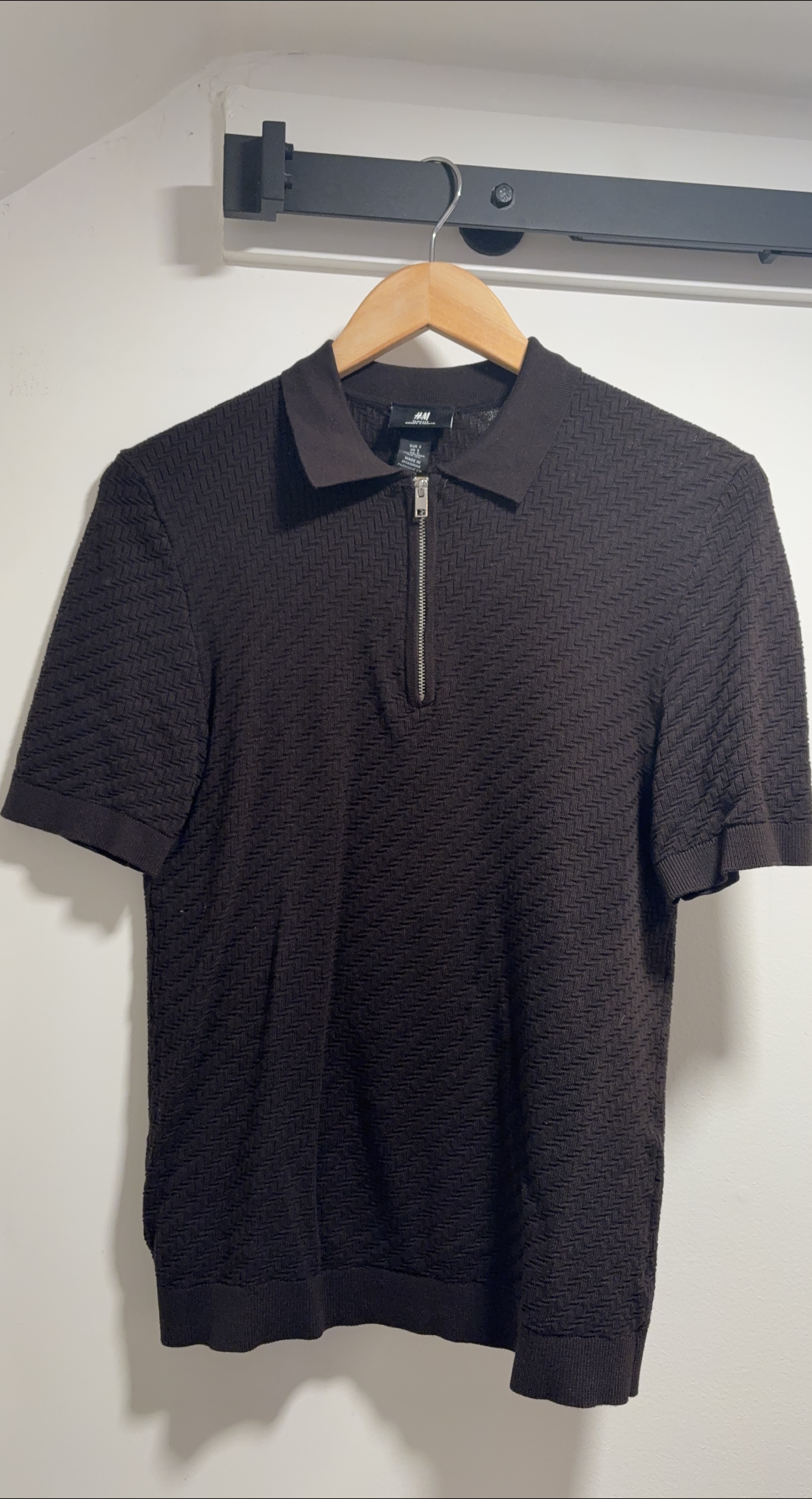 Brand New Dark Brown H&M Short Sleeve Polo Shirt thumbnail