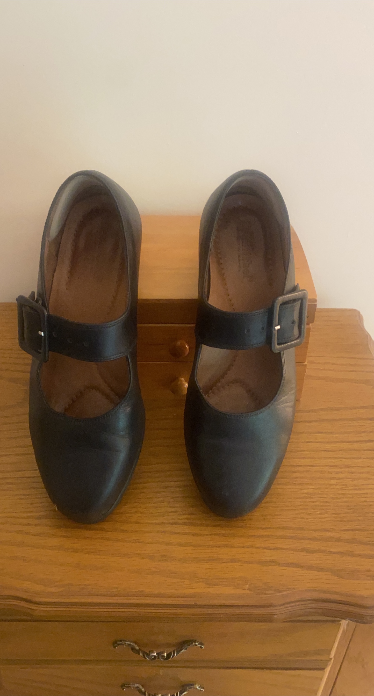 Black Mary Jane Shoes thumbnail
