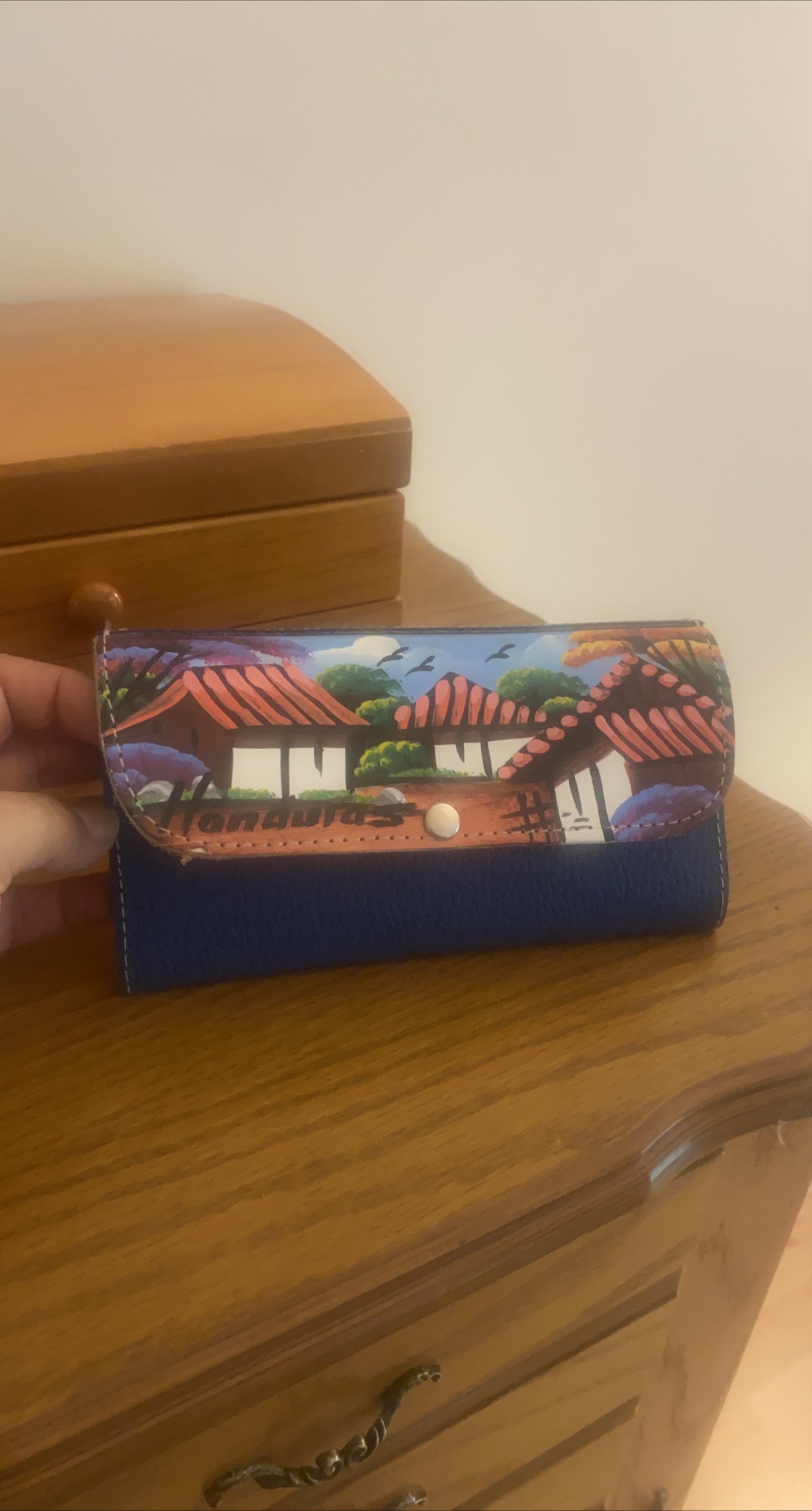 Wallet with artistic design thumbnail