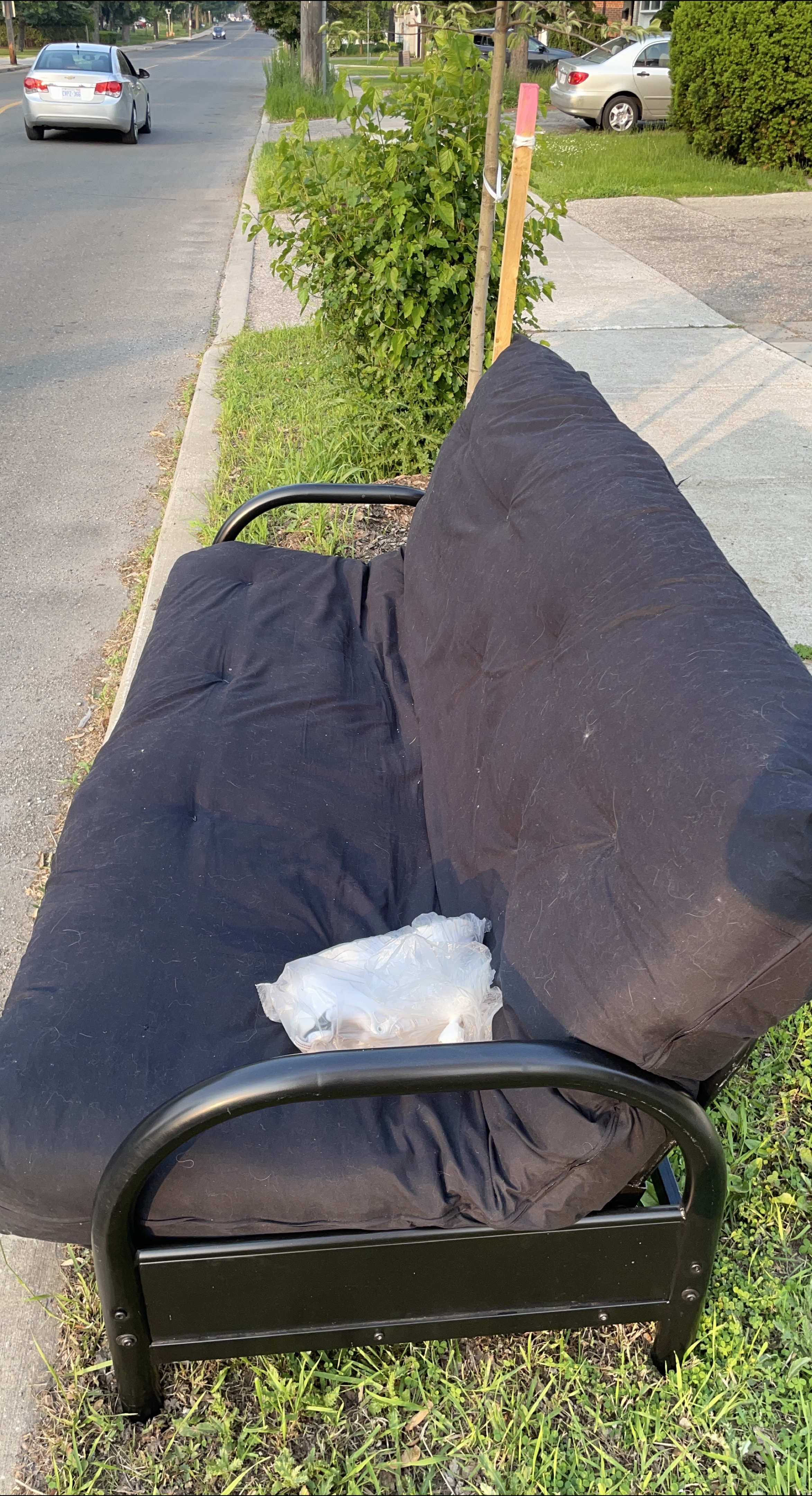 Black Futon Couch #freecycle #free thumbnail