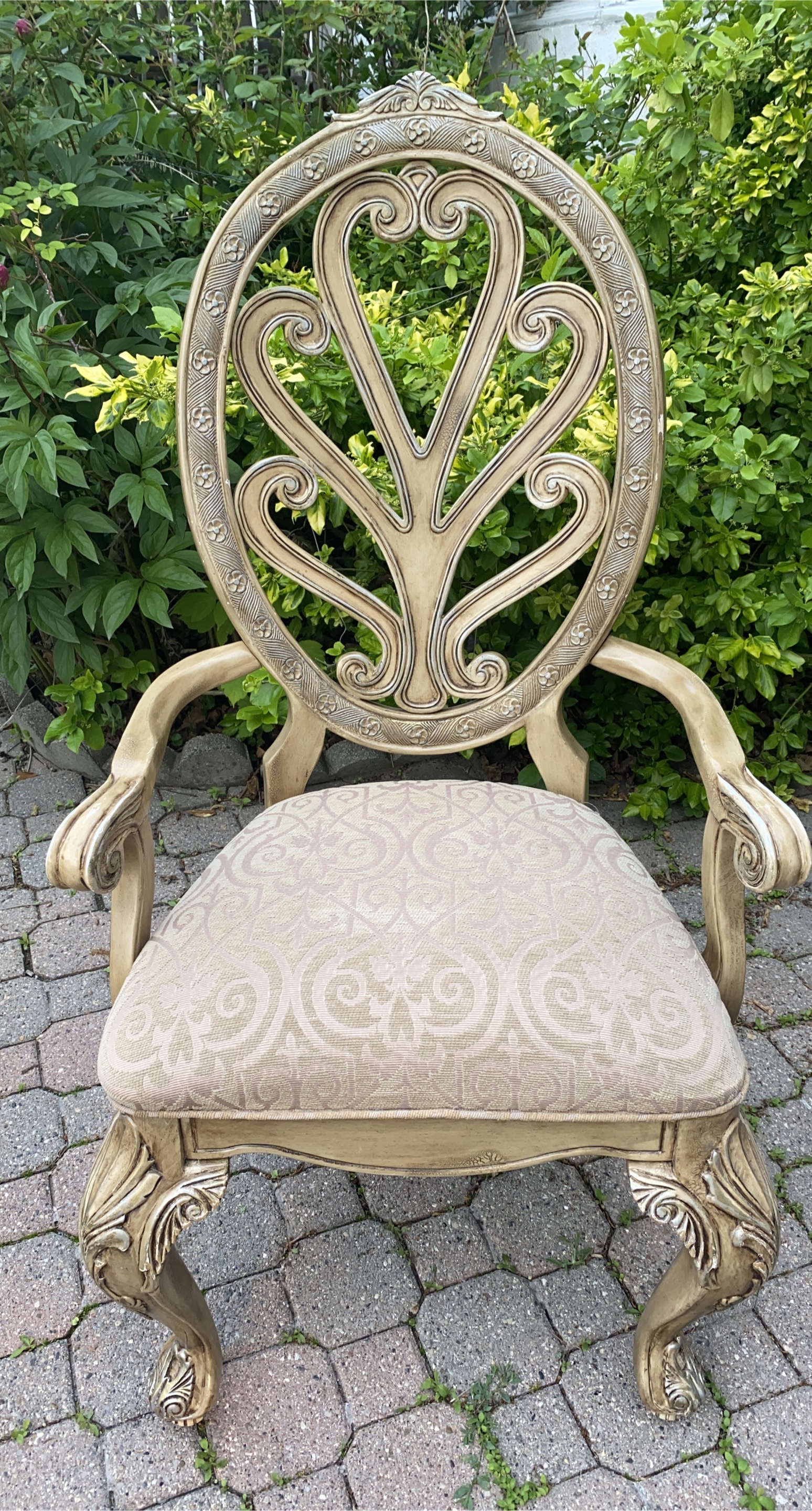 Ornate accent chair thumbnail