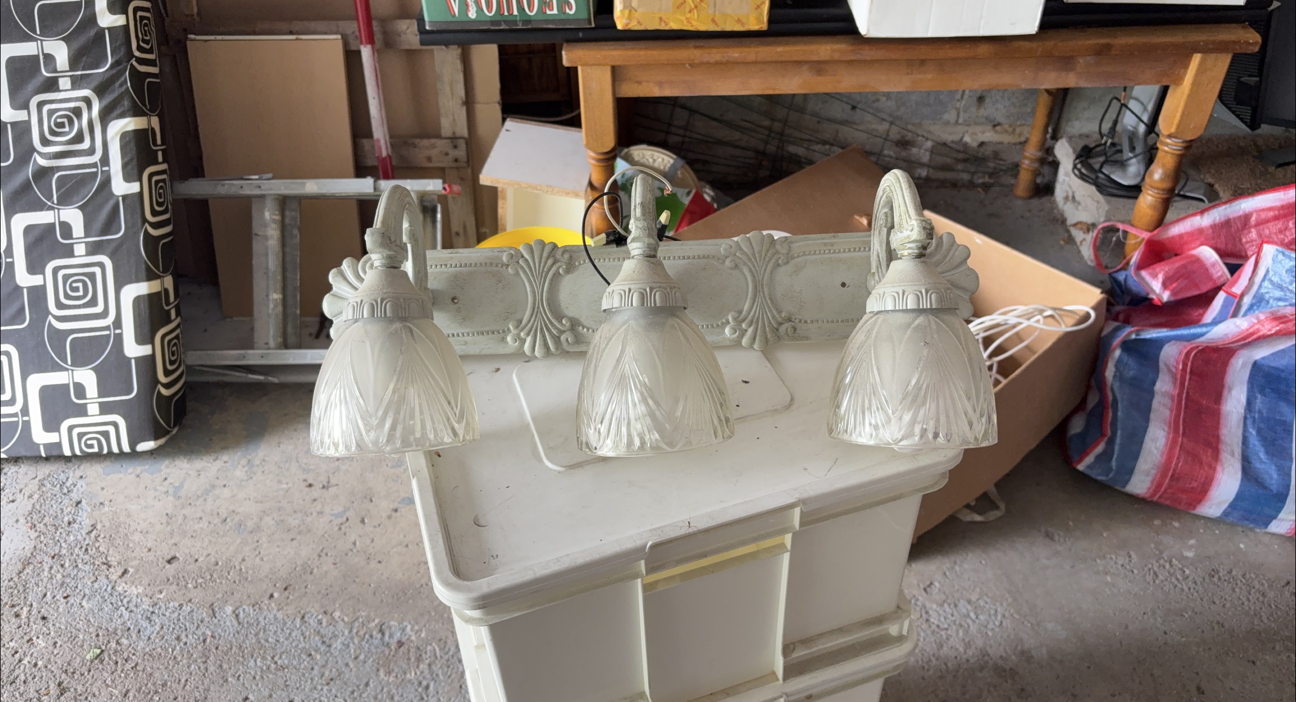 Antique Vanity Light Fixture thumbnail