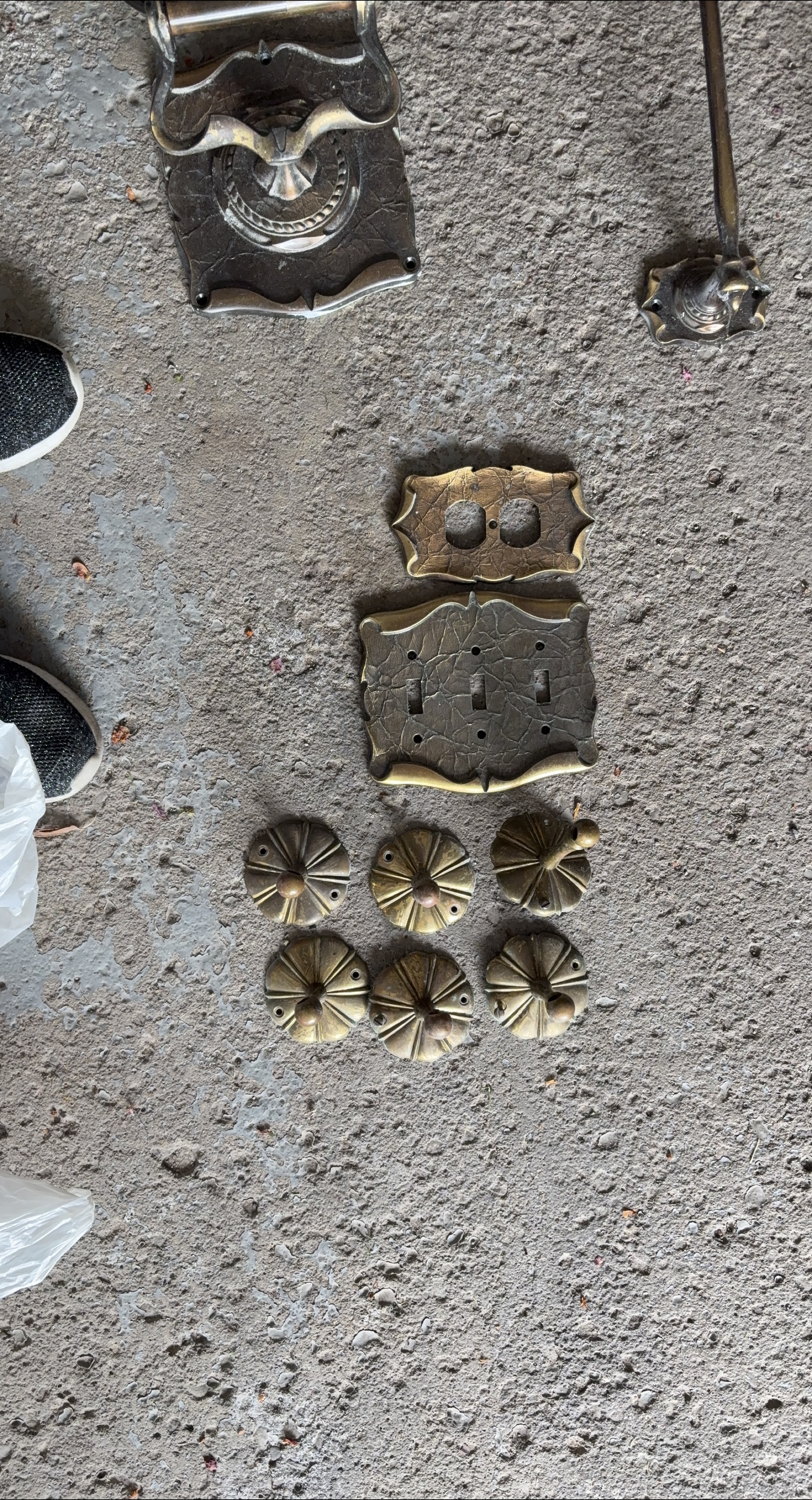 Antique Brass Hardware Set thumbnail
