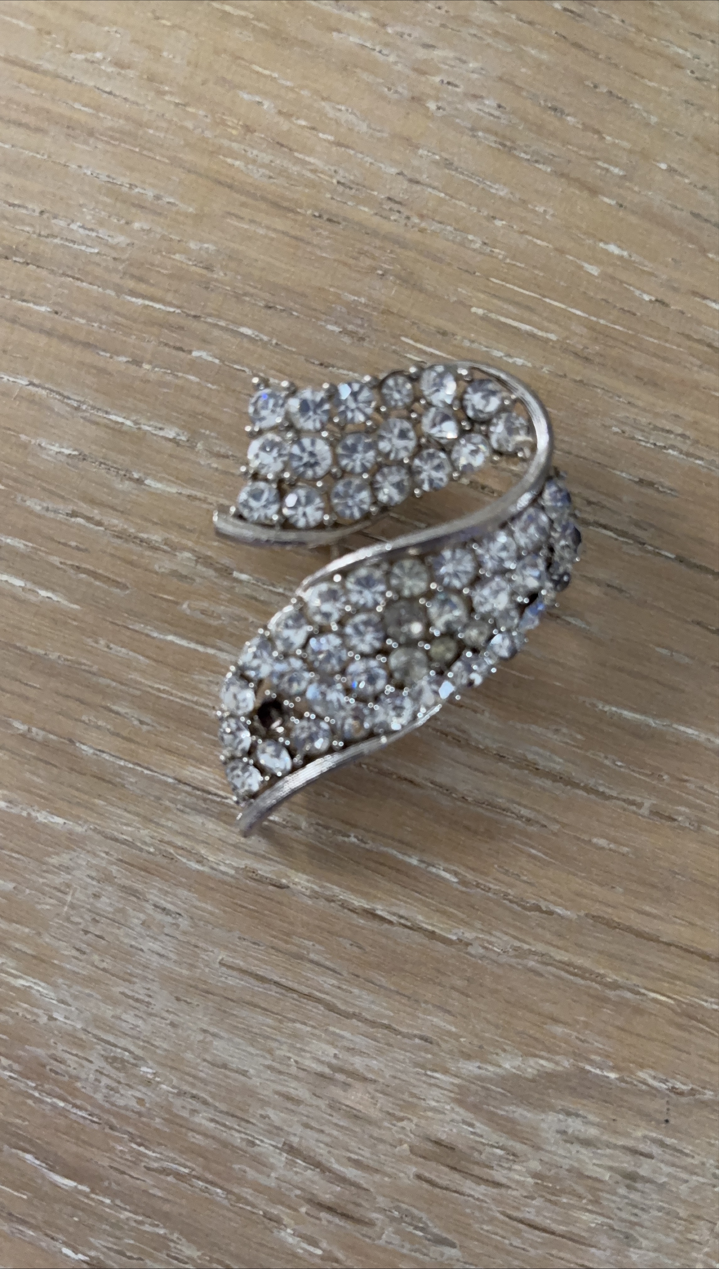 Vintage Rhinestone Brooch thumbnail