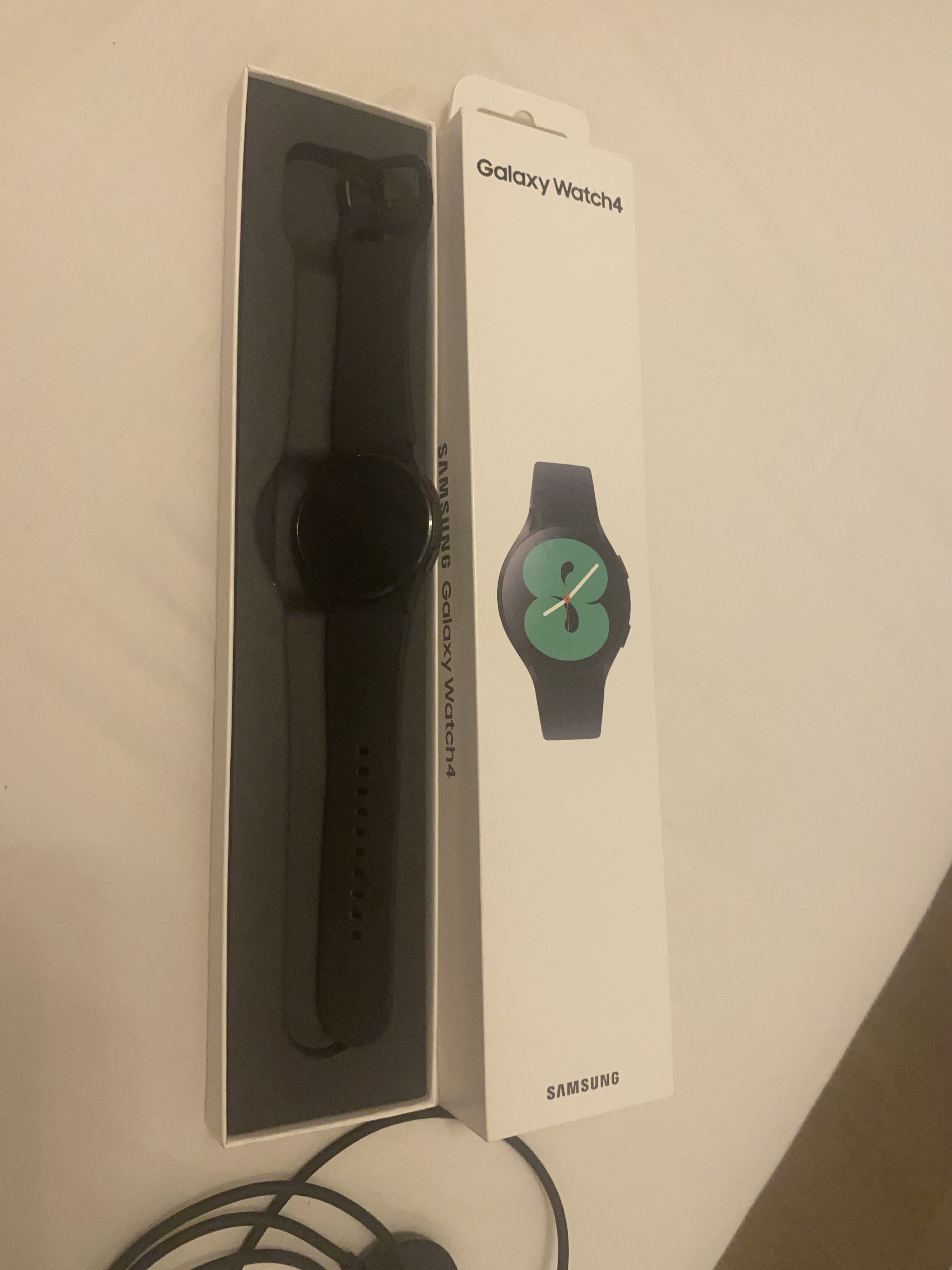 Samsung Galaxy Watch4 thumbnail