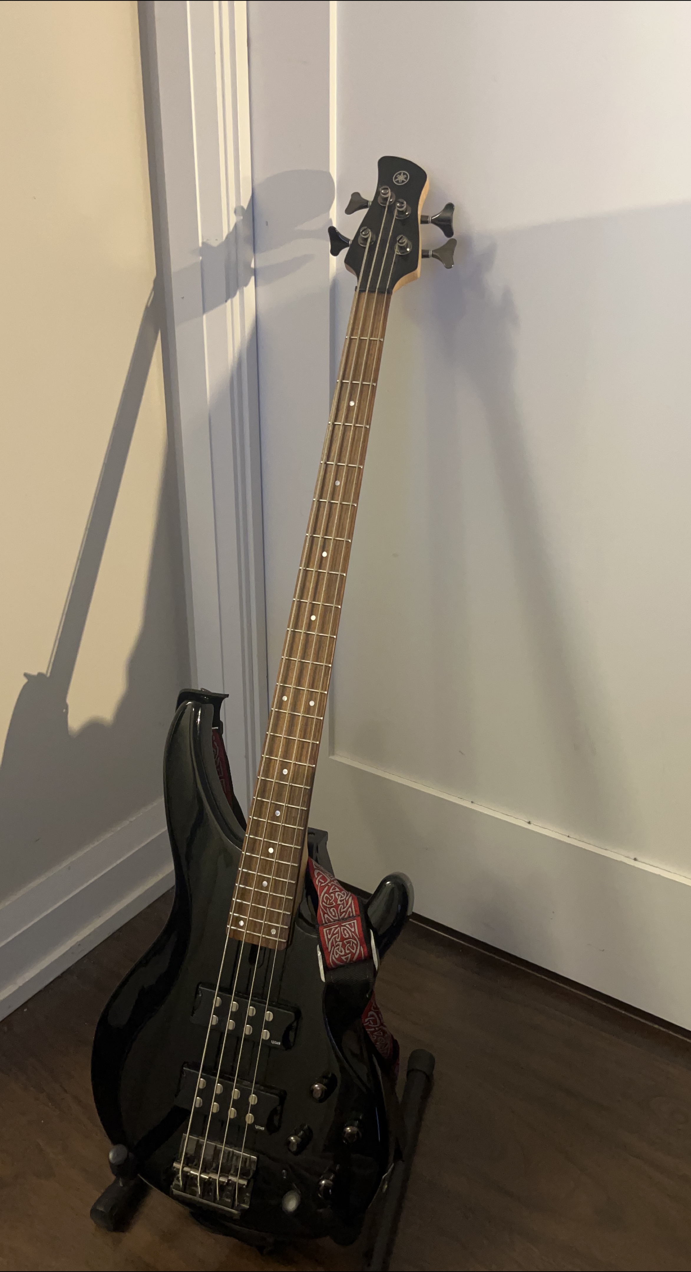 Black Yamaha Bass Guitar TRBX304 thumbnail