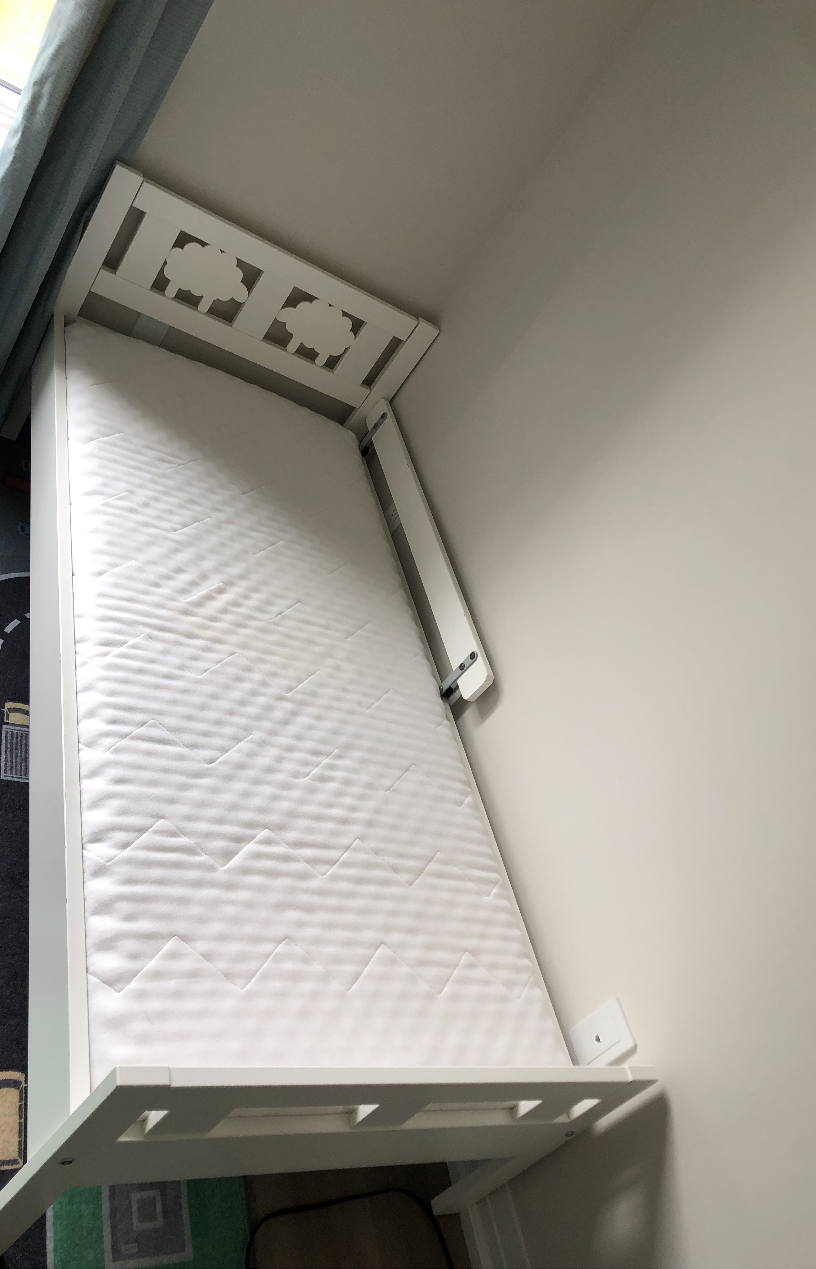 White Toddler Bed thumbnail
