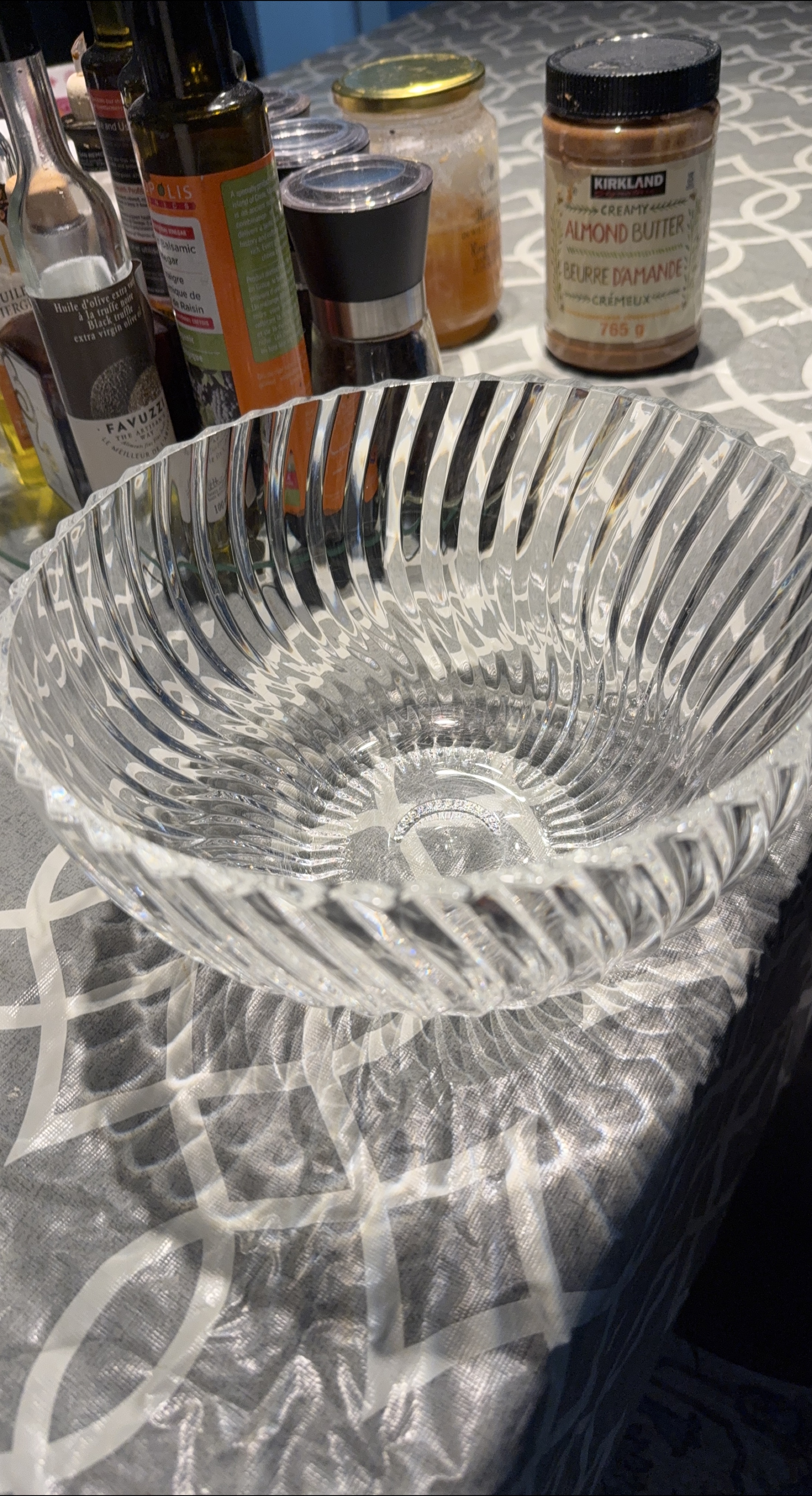 Elegant Crystal Bowl thumbnail