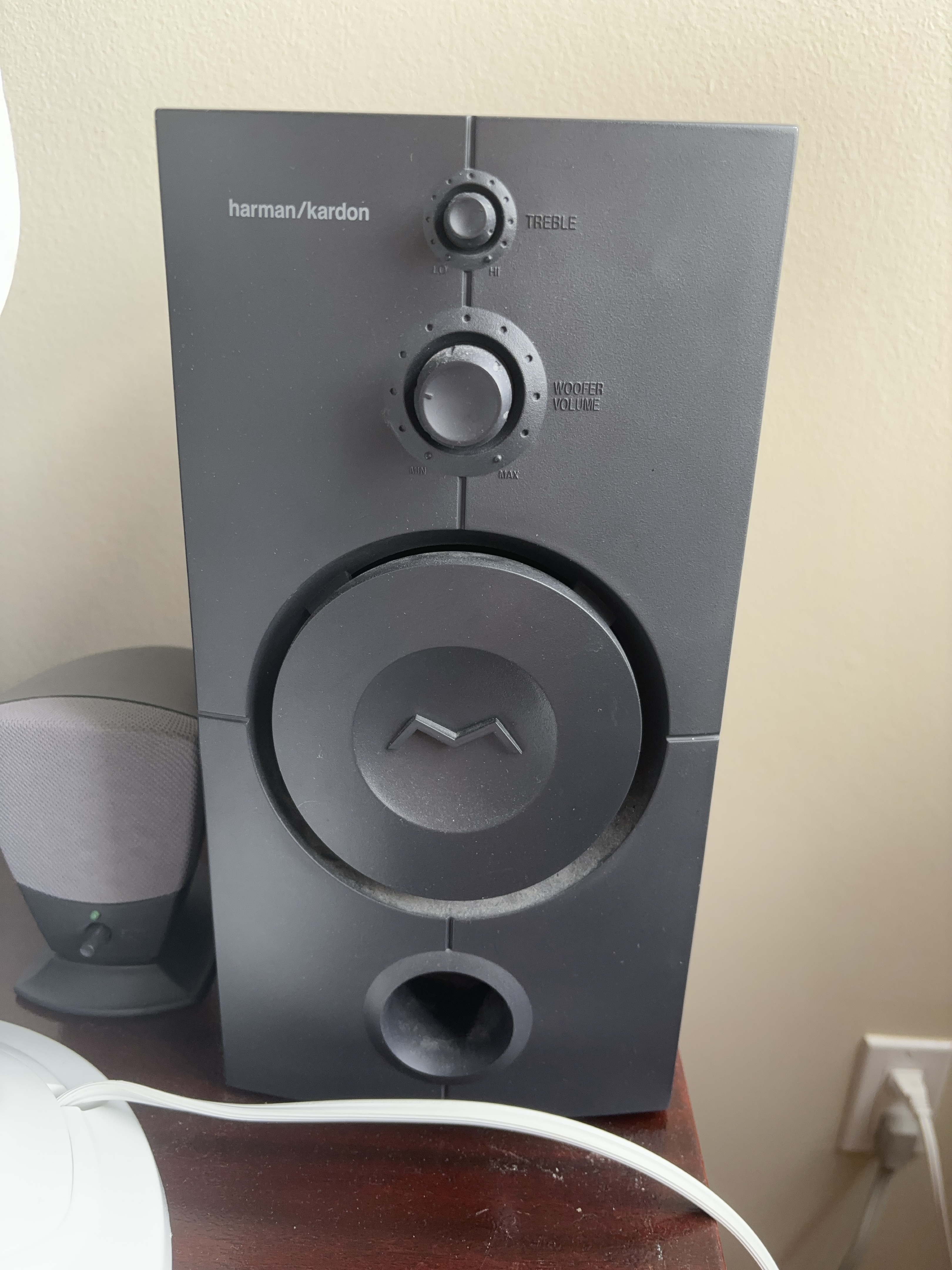 harman/kardon Subwoofer and Satellite Speaker System thumbnail
