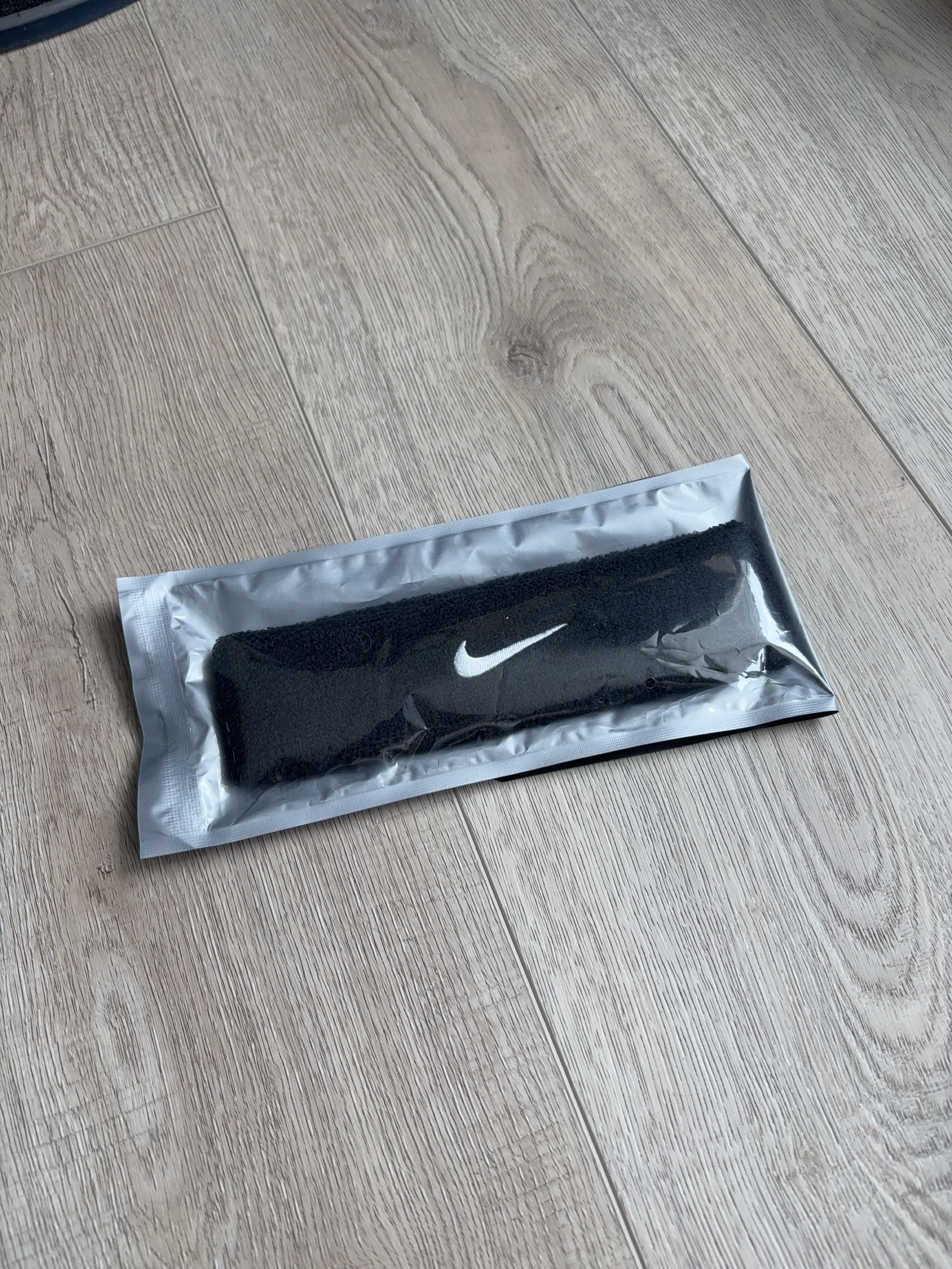 UNOPENED Nike Headband thumbnail