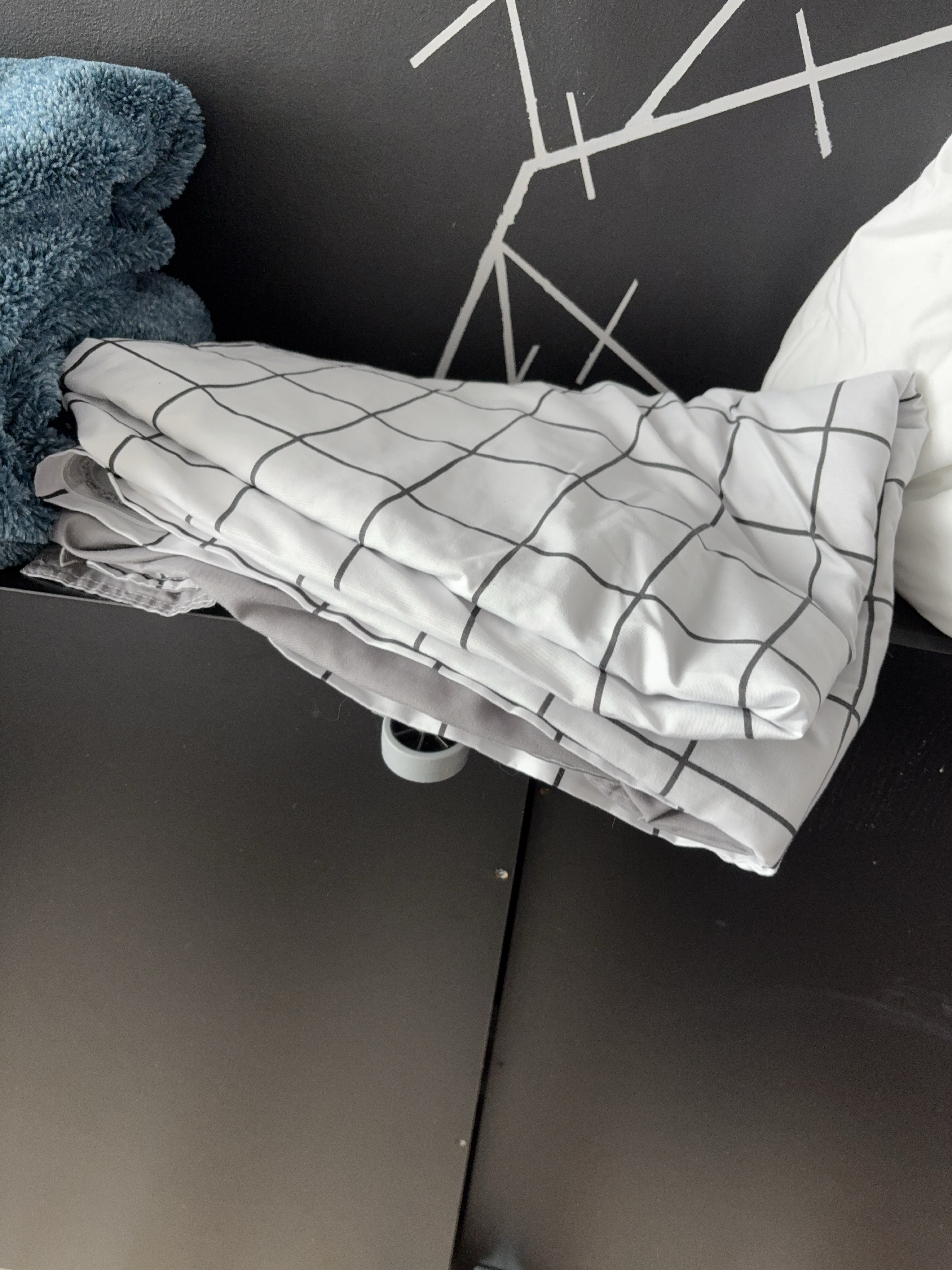 Grid Patterned Sheet Set thumbnail