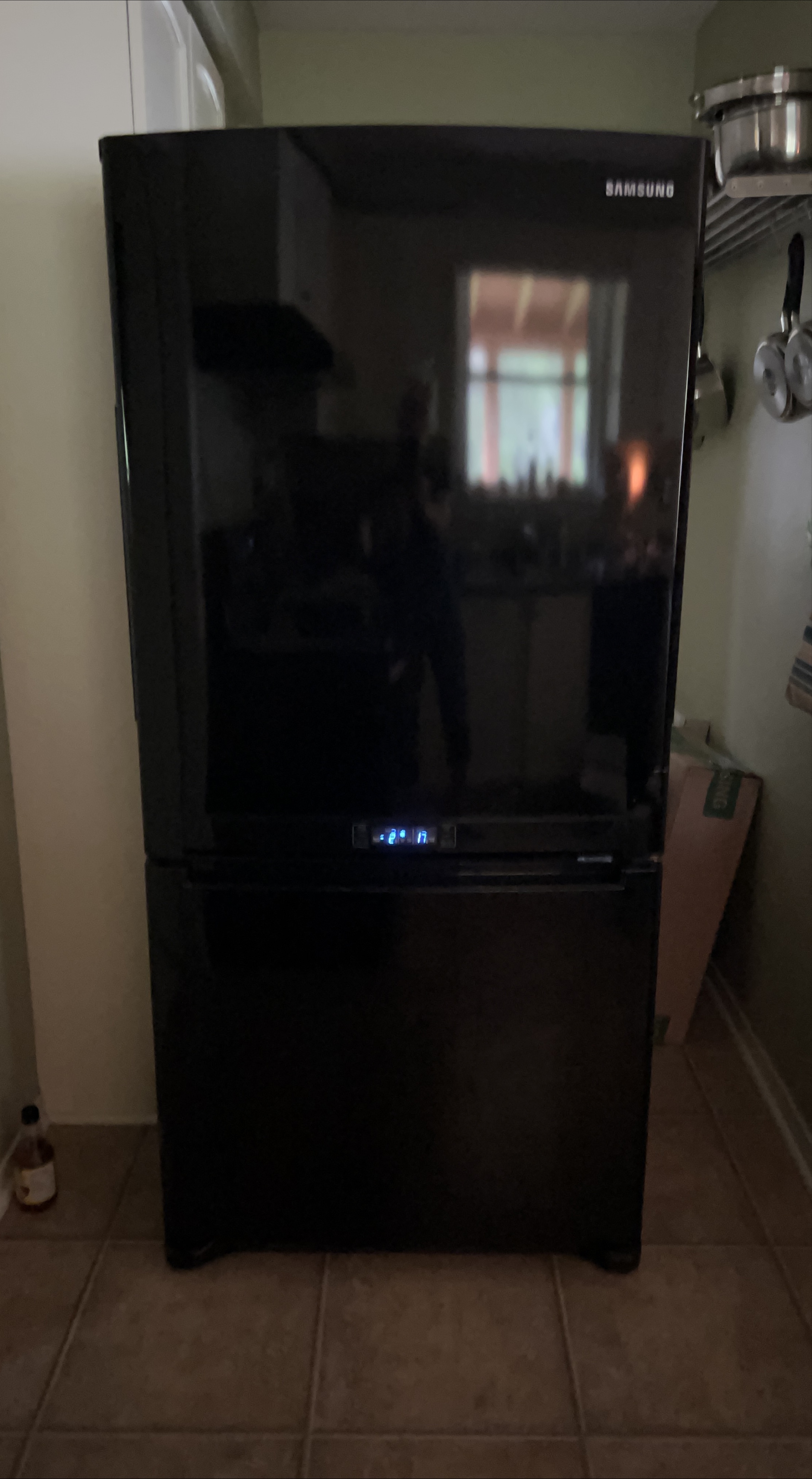 Samsung Black Bottom Freezer Refrigerator thumbnail