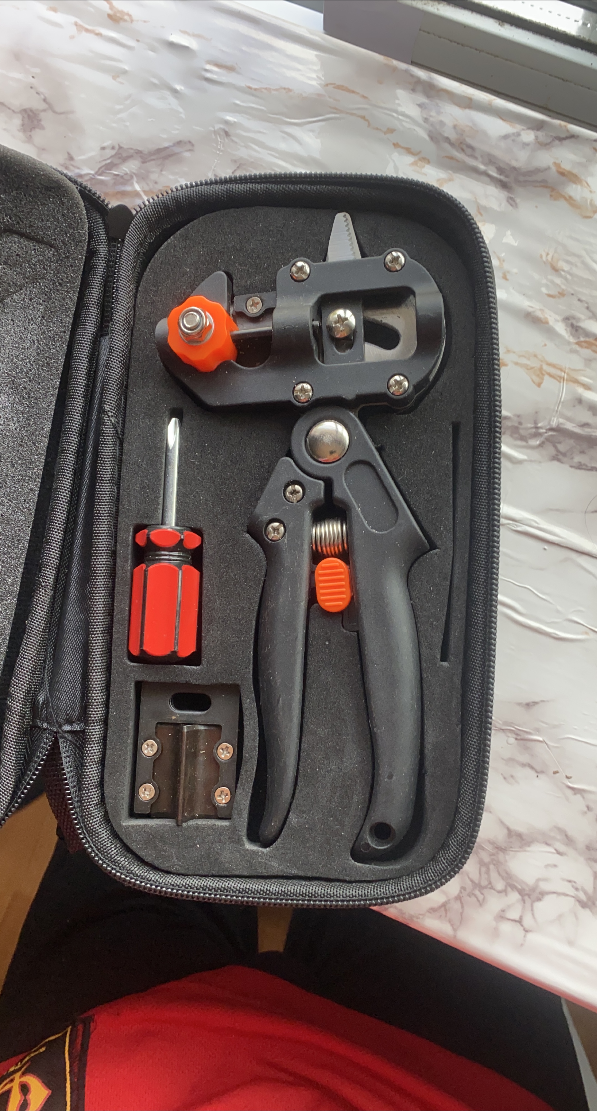 Gardening Pruning Tool Kit thumbnail
