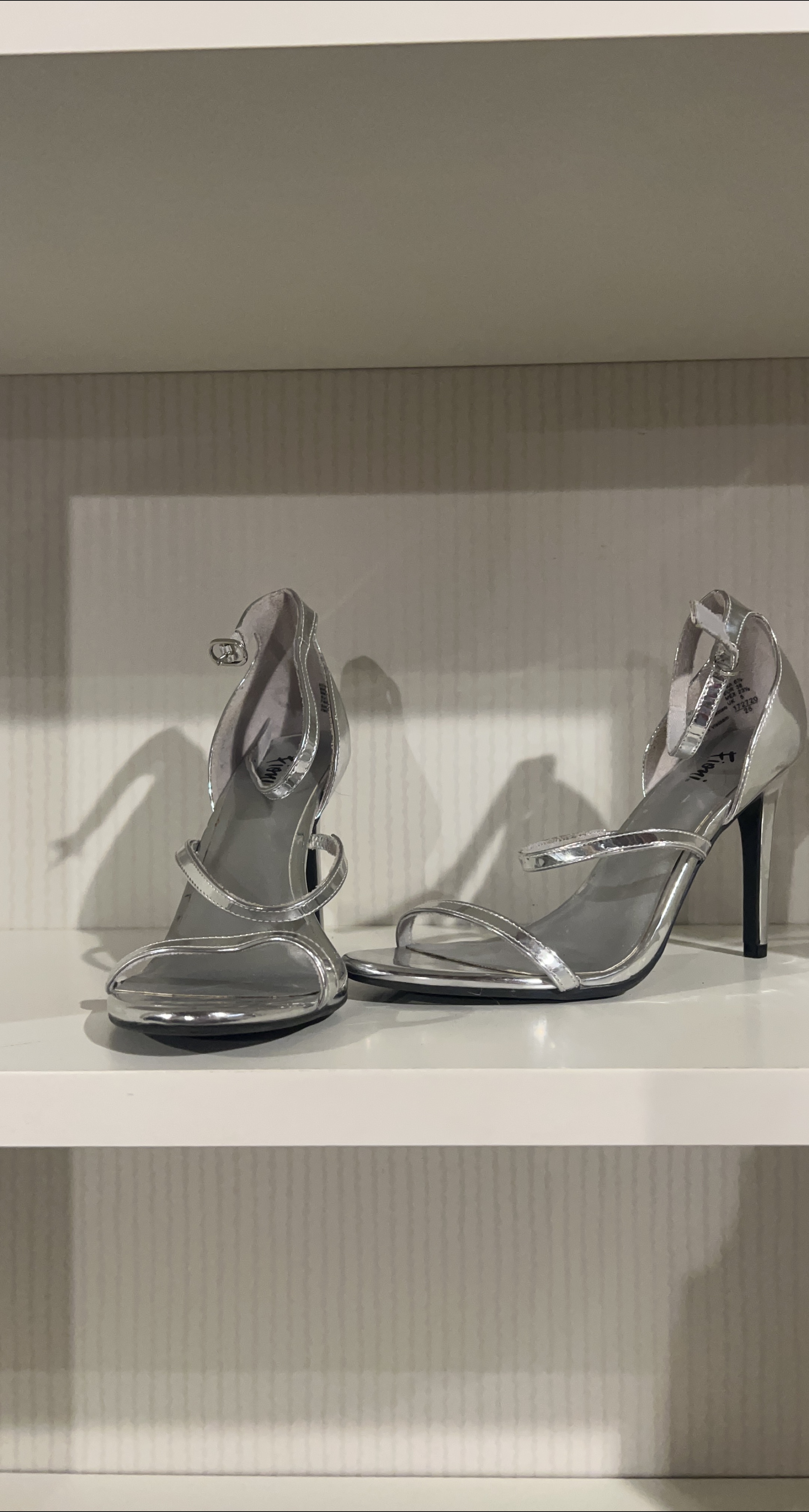 Silver Heels thumbnail