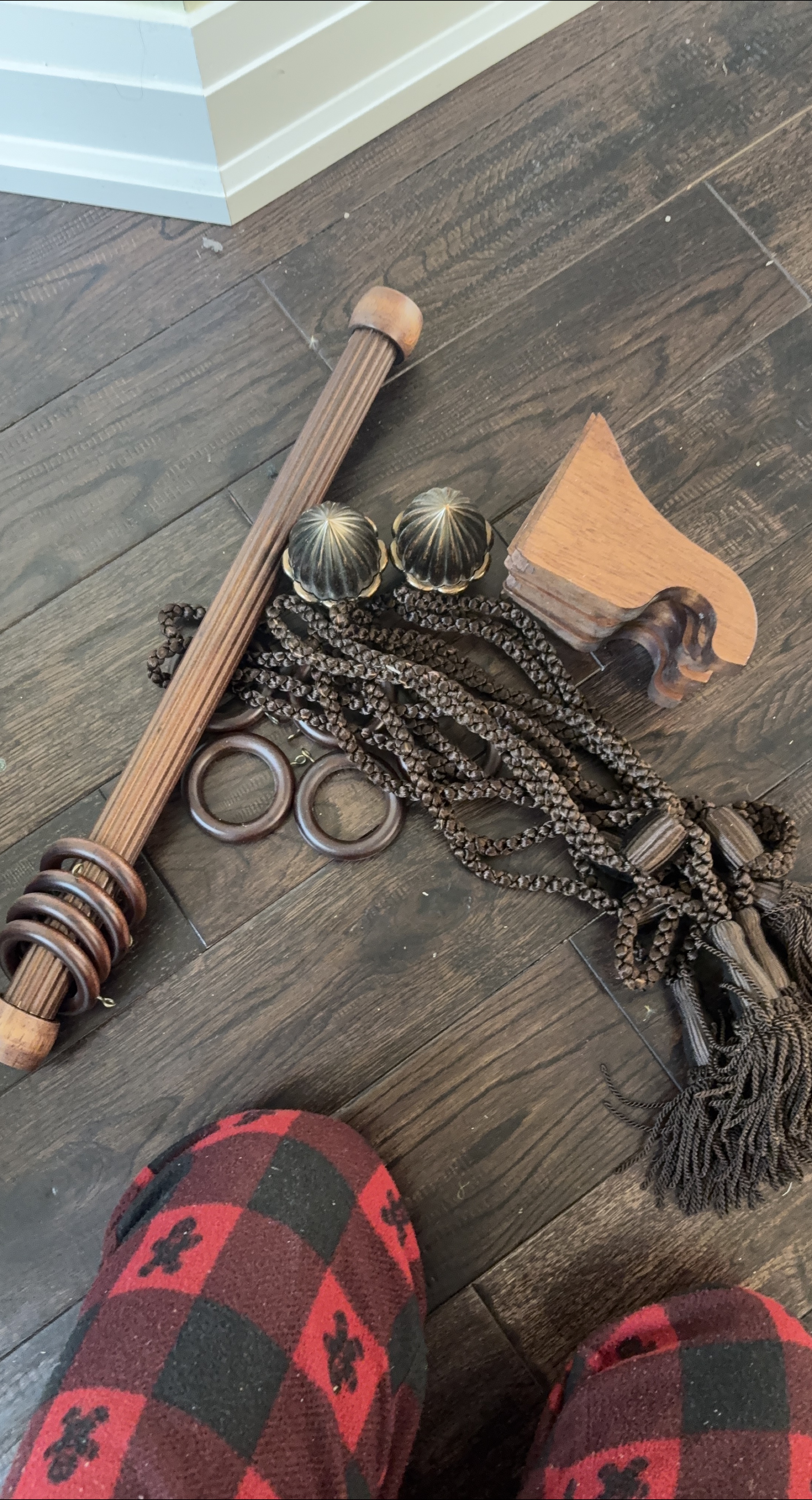 Wooden Curtain Rod Set thumbnail
