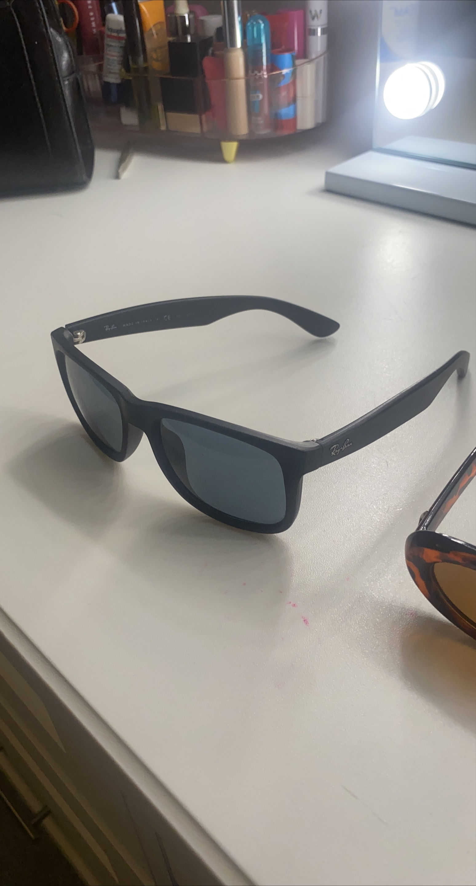 Ray-Ban Sunglasses thumbnail