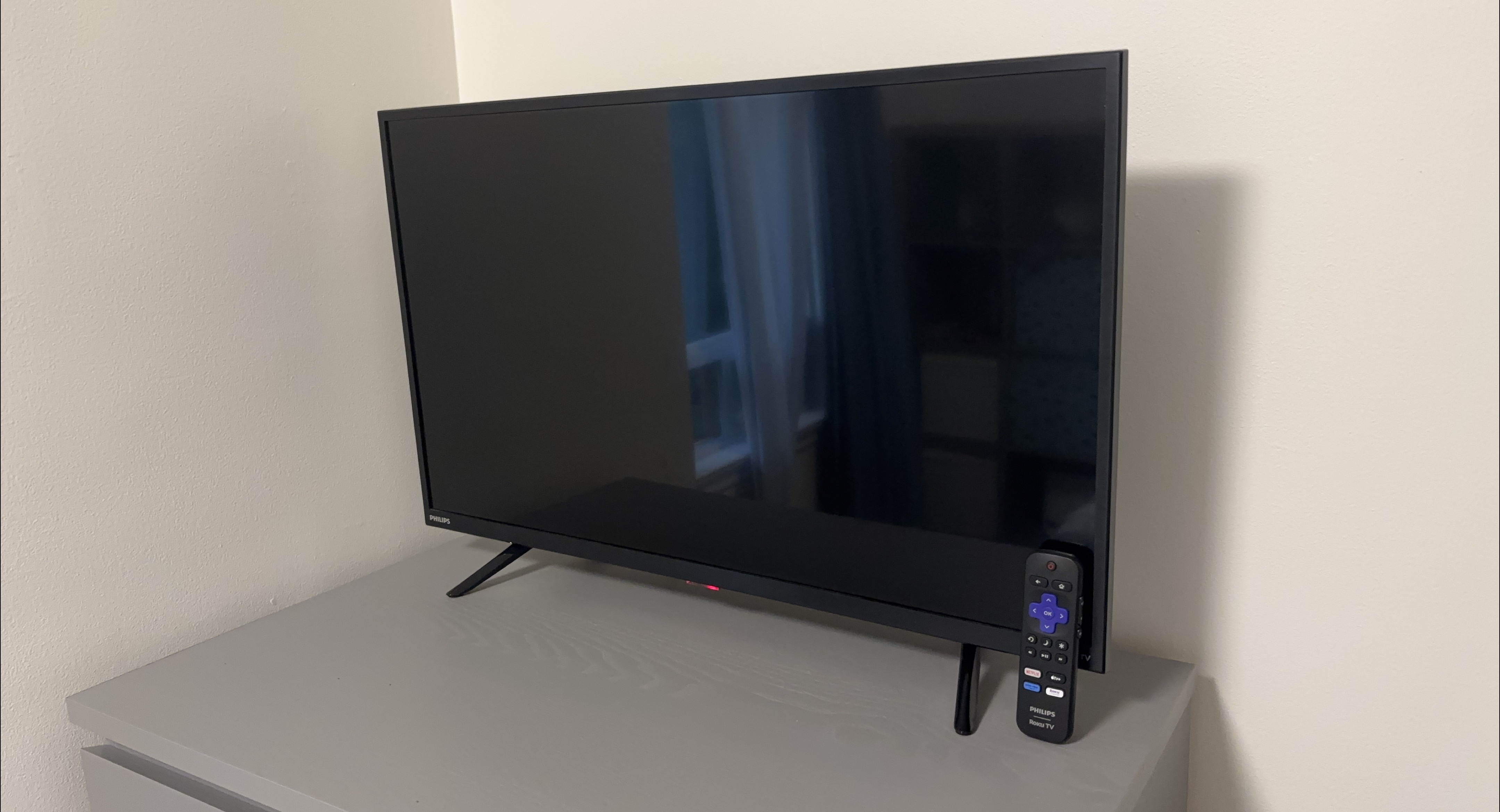 Philips Roku TV 32 inch thumbnail
