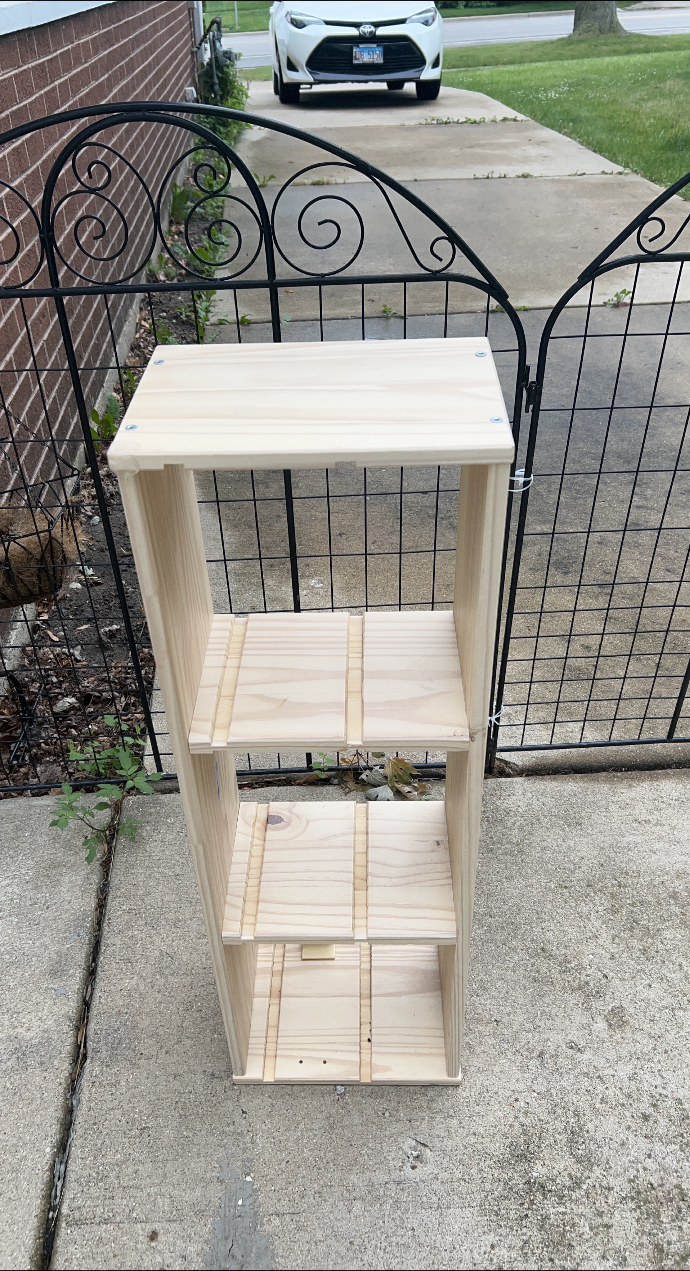 Wooden Shelf Unit thumbnail