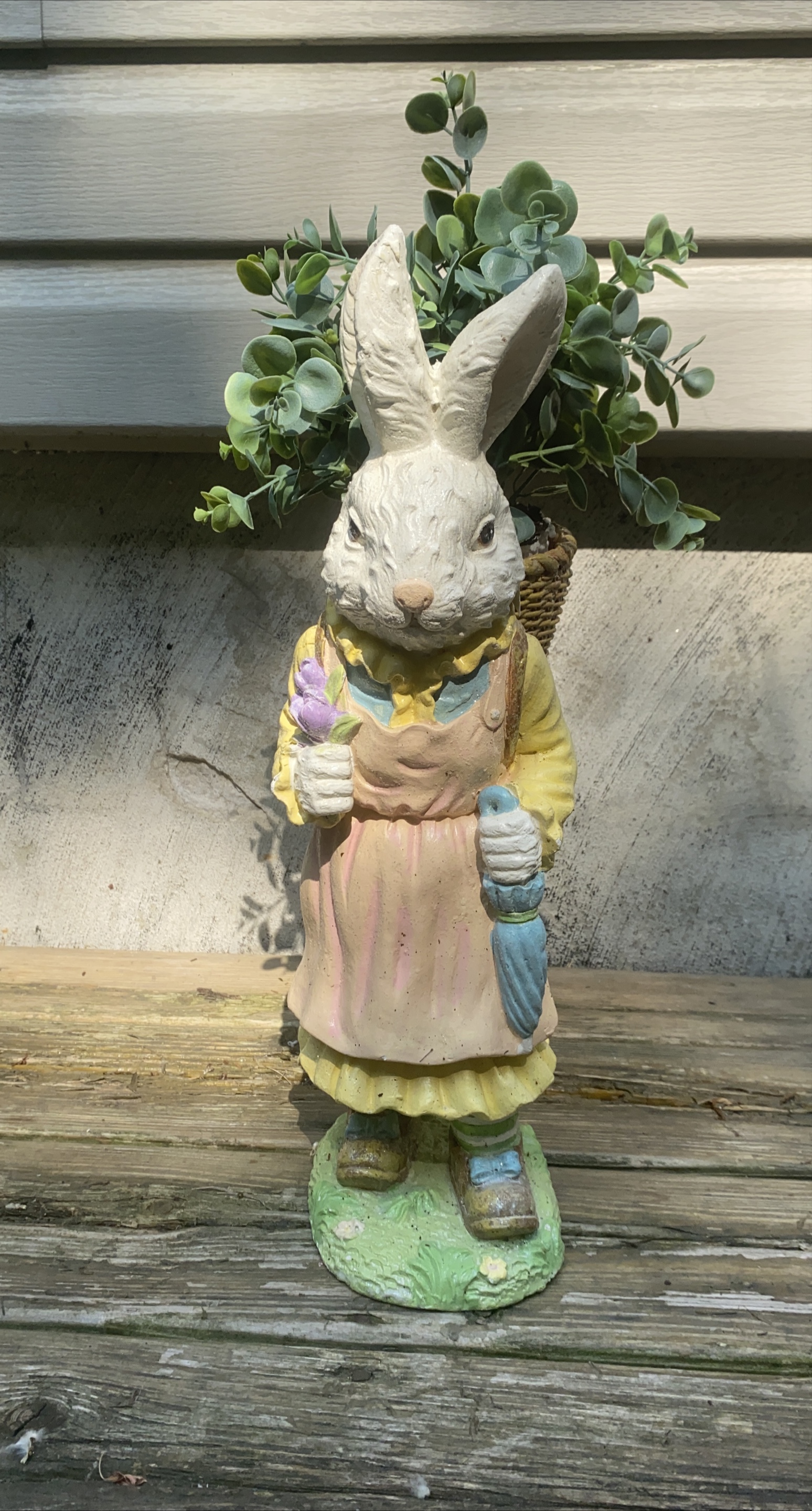 Bunny Planter Statue🥕 thumbnail