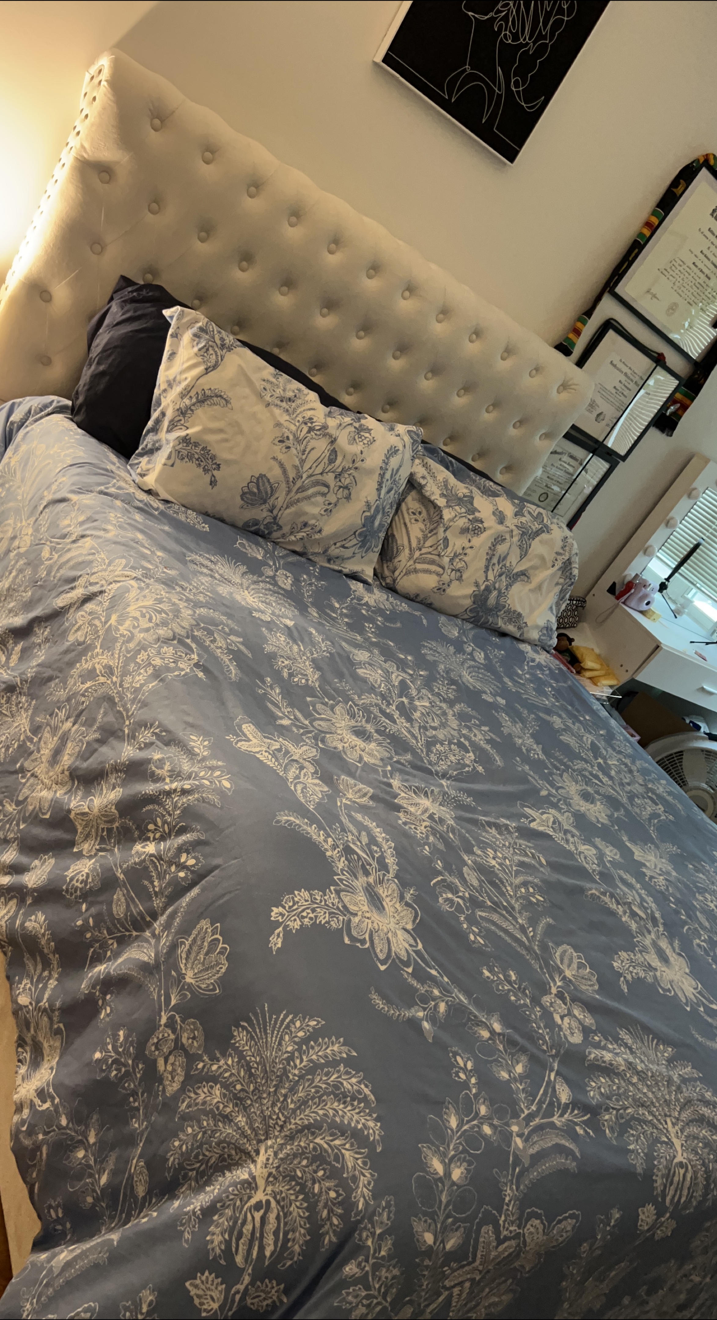 Queen Size Bed thumbnail