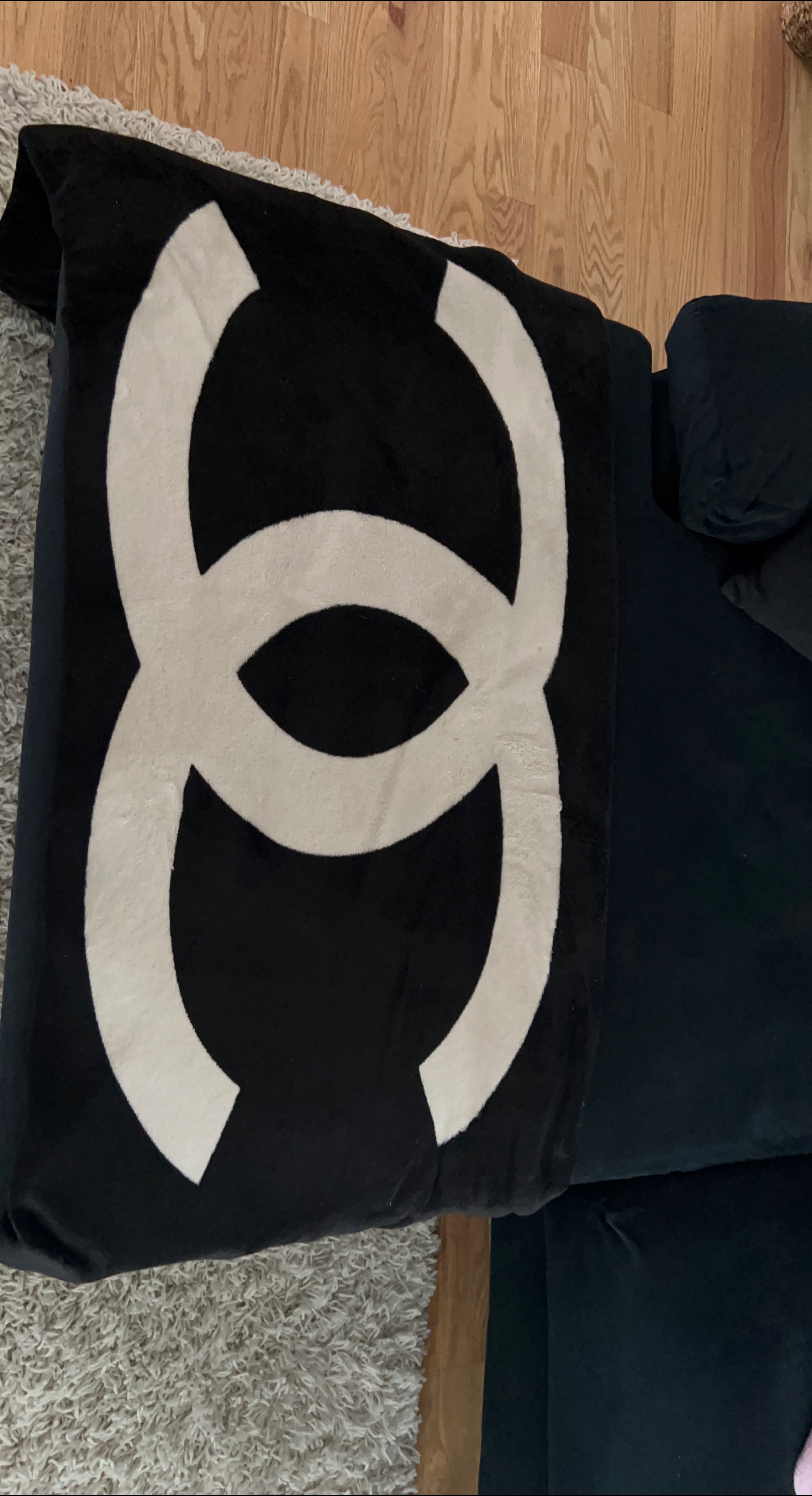Black and white blanket thumbnail