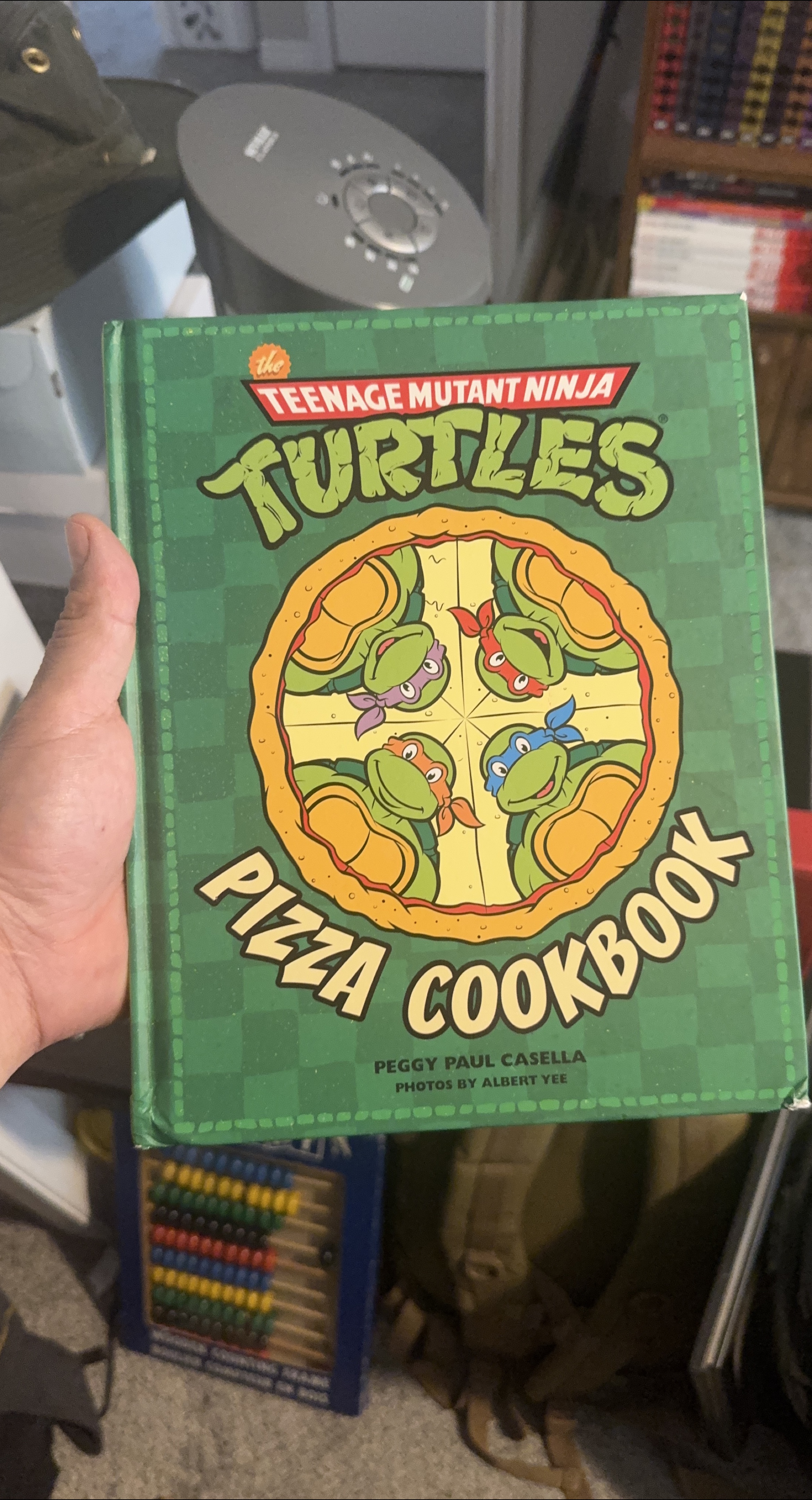 Teenage Mutant Ninja Turtles Pizza Cookbook thumbnail