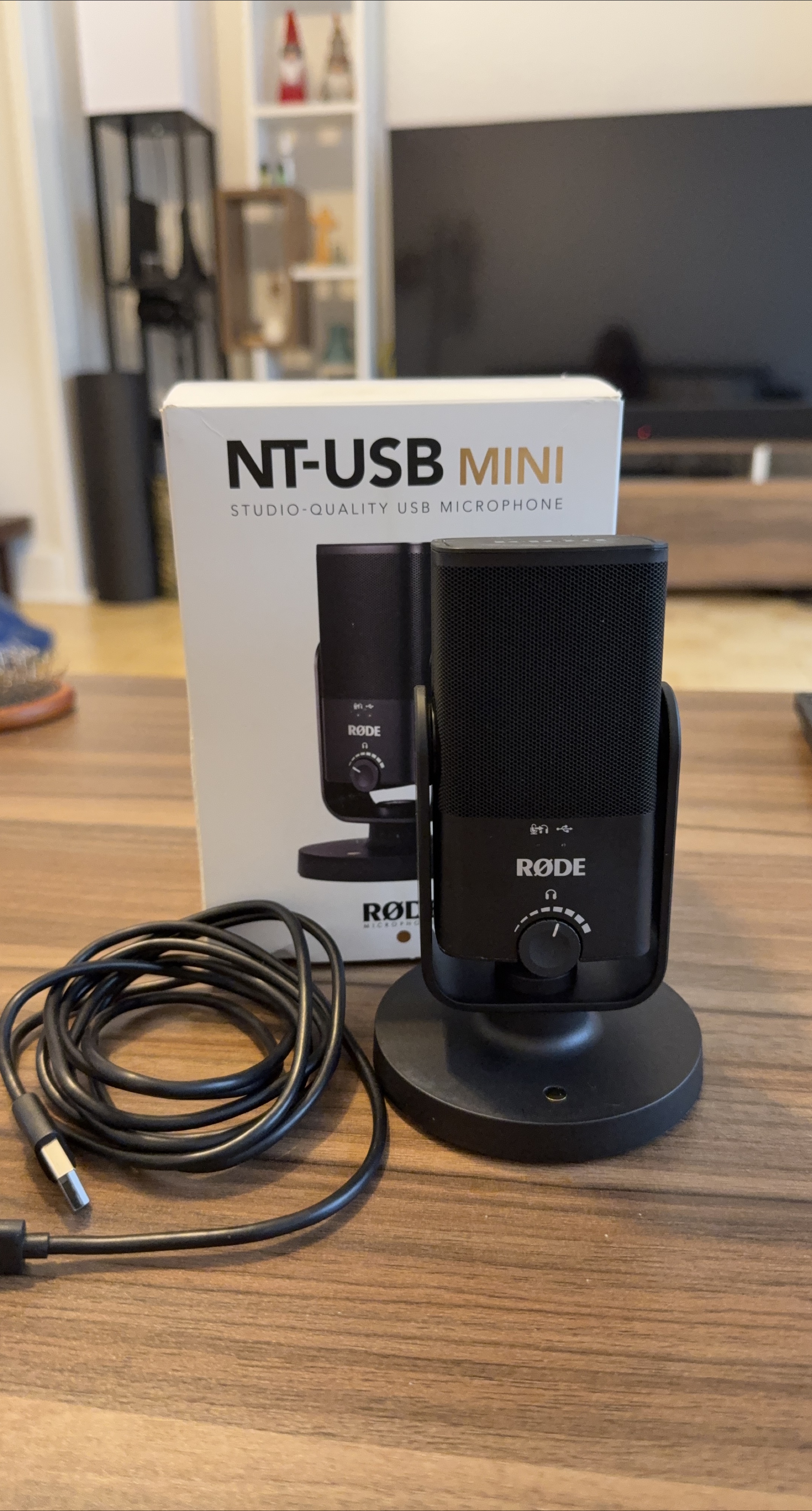 RØDE NT-USB MINI Studio-Quality USB Microphone thumbnail