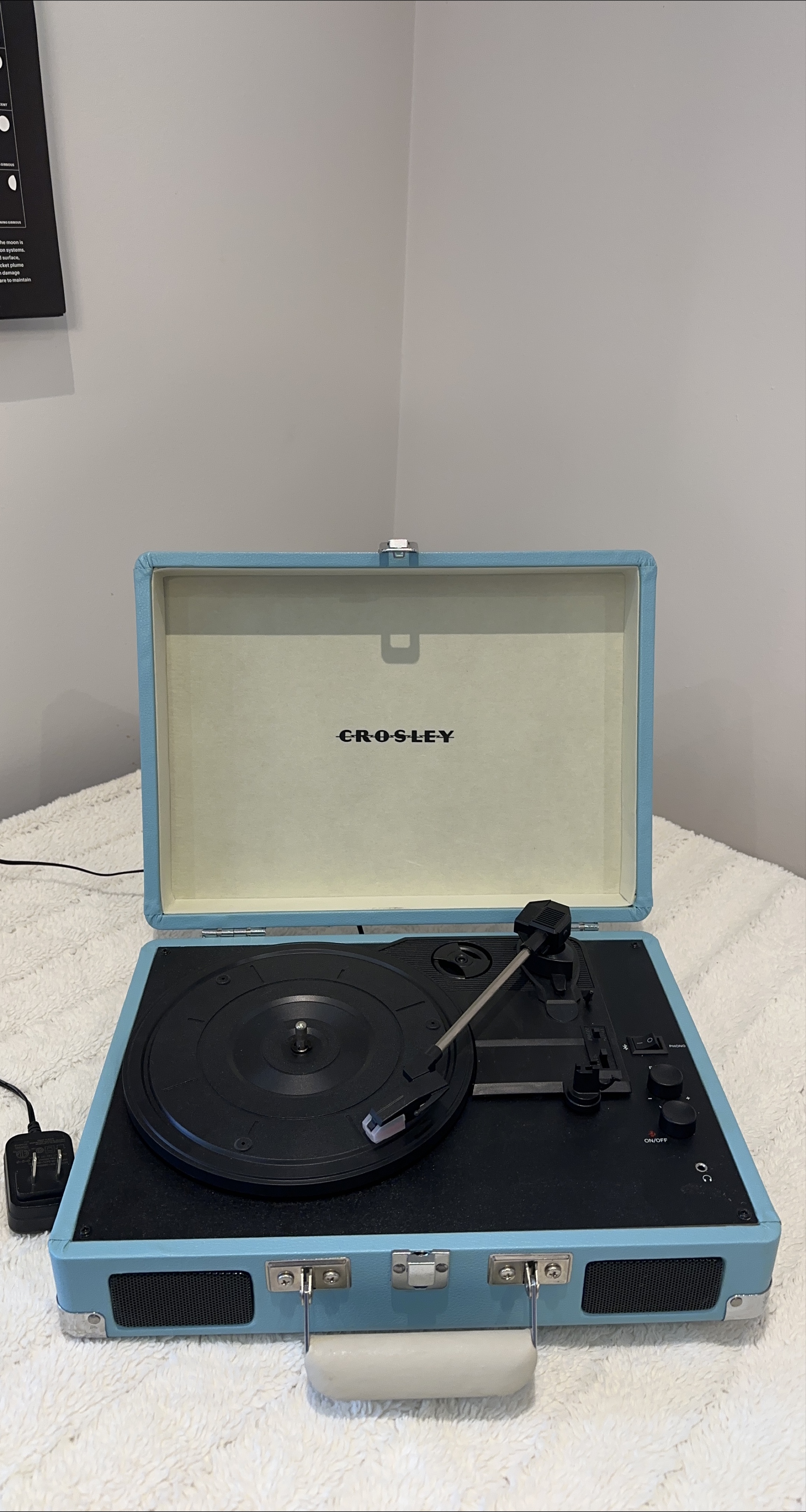 Crosley Turntable and Bluetooth speaker - Unique Sky Blue thumbnail