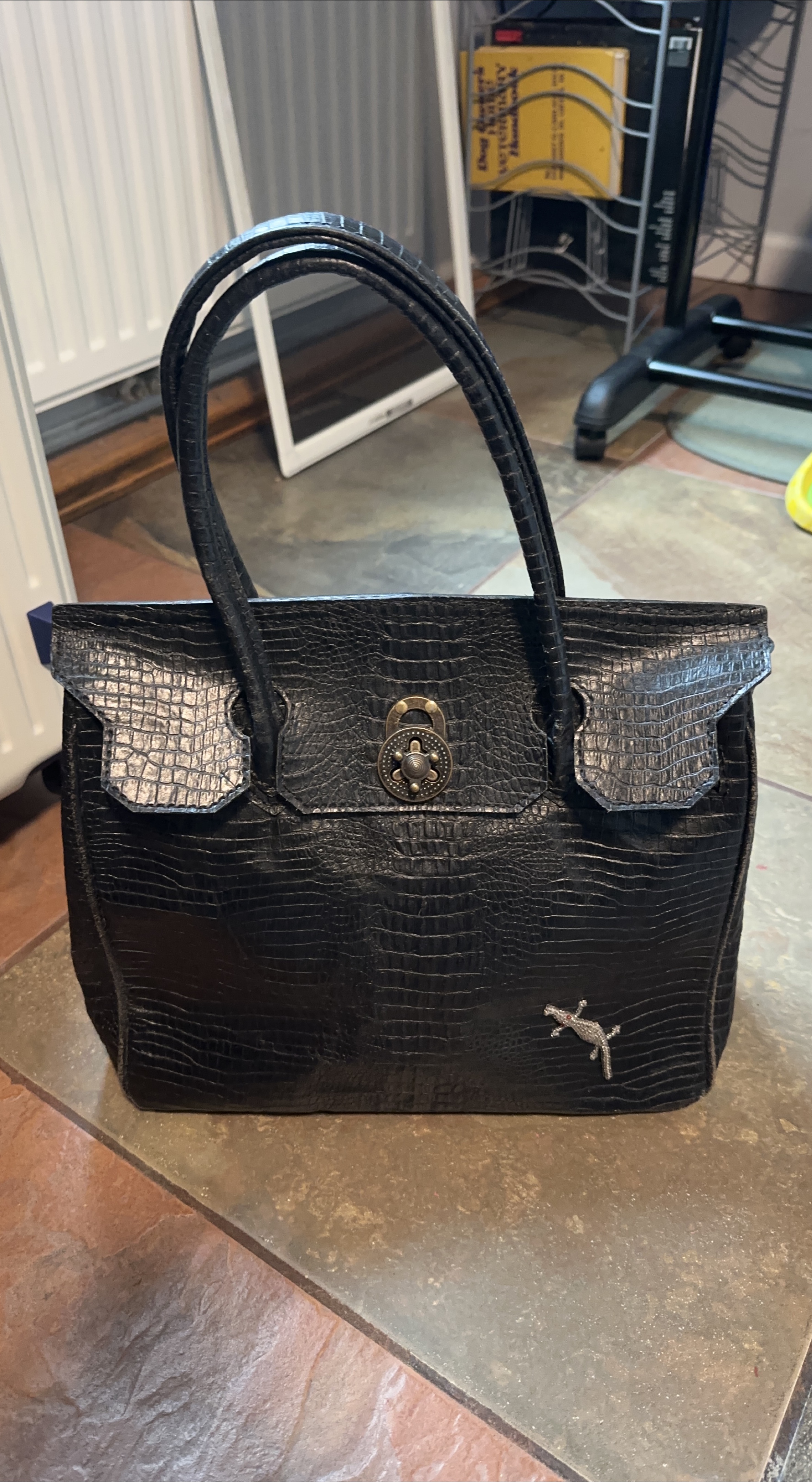 Stylish Black Handbag thumbnail