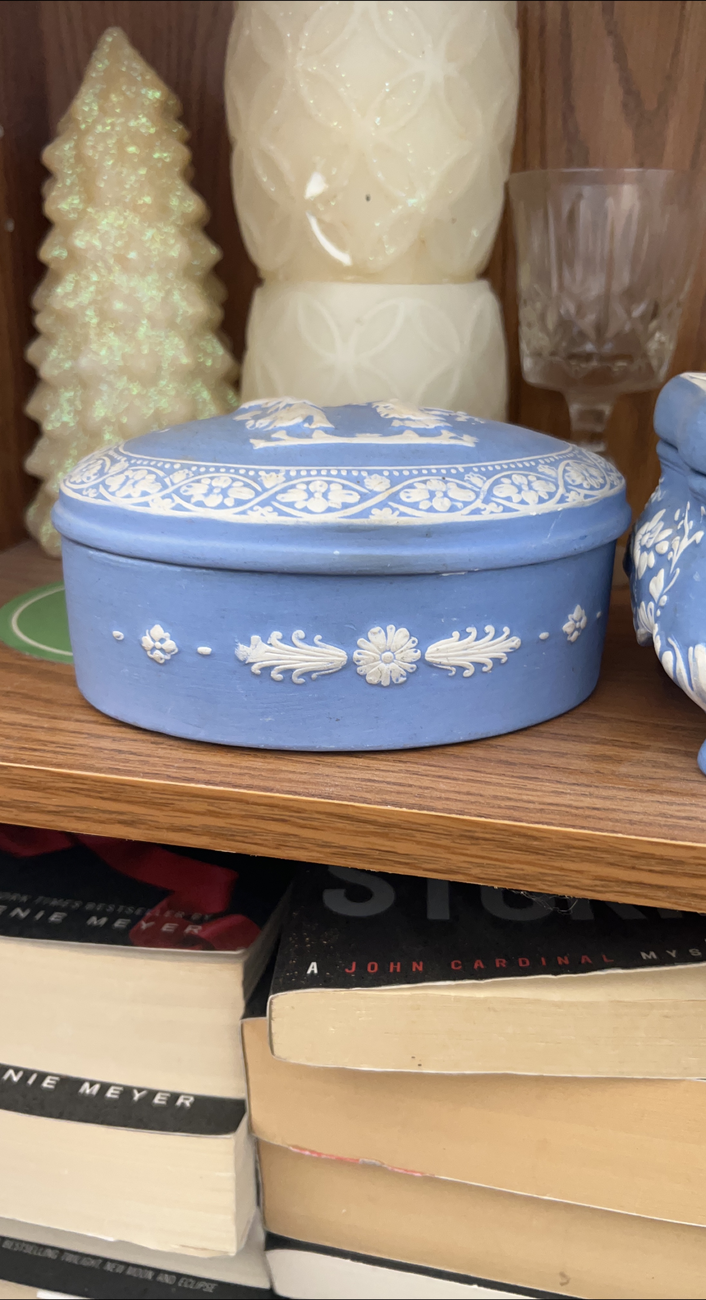 Blue and White Ceramic Trinket Box 🥕 thumbnail
