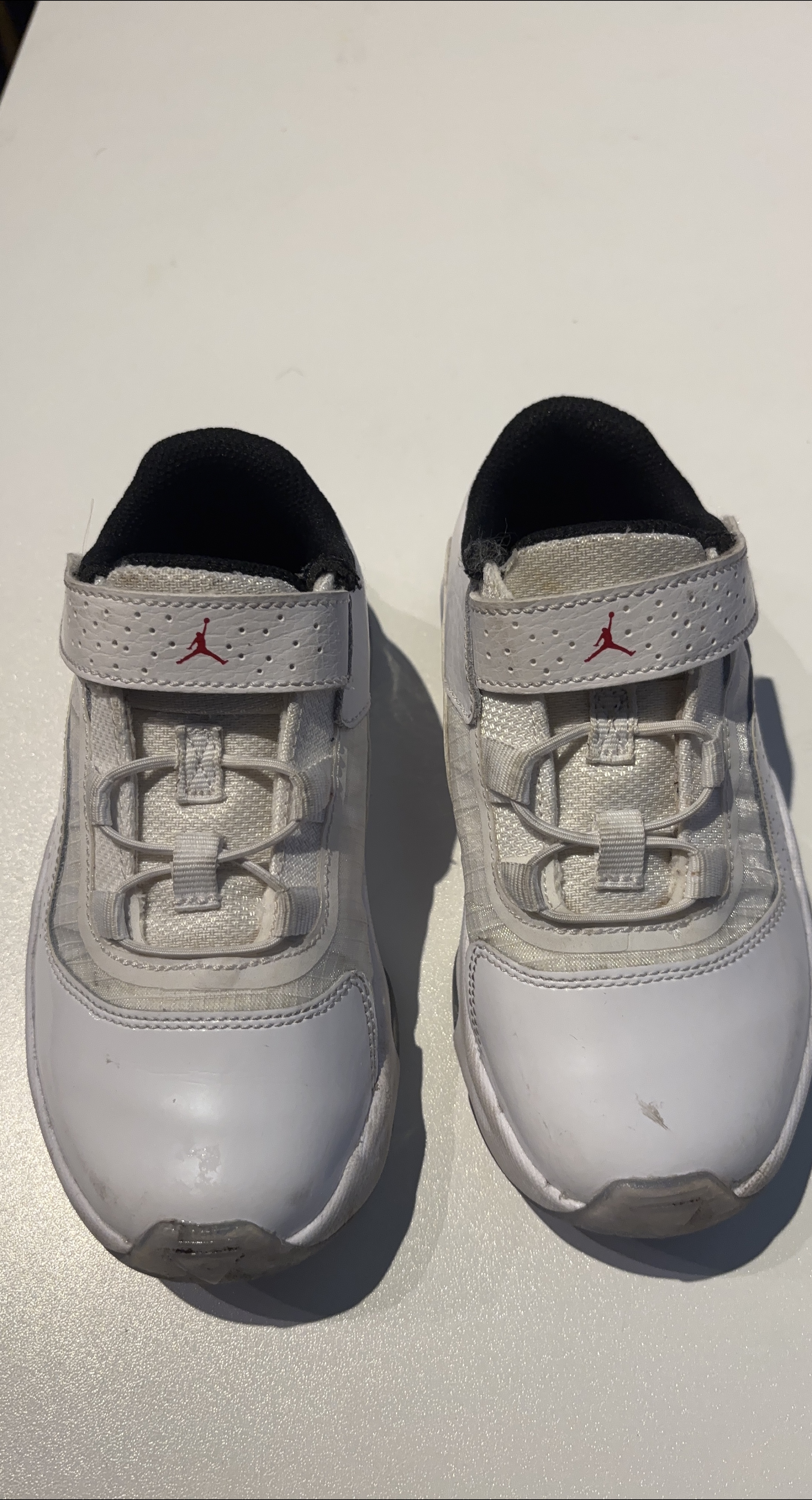 White Jordan Sneakers kids 11c thumbnail