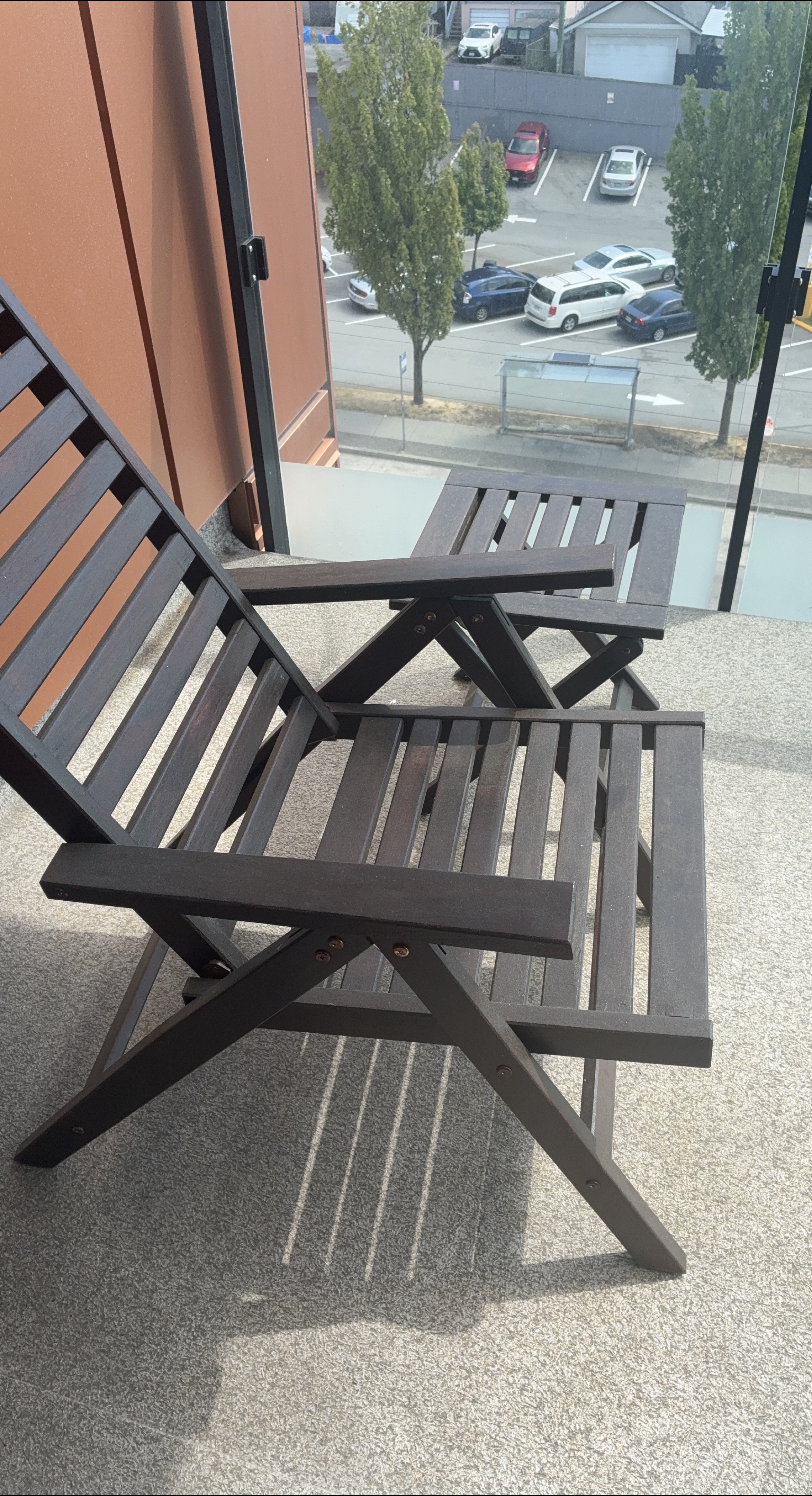 Outdoor Patio chair and table thumbnail