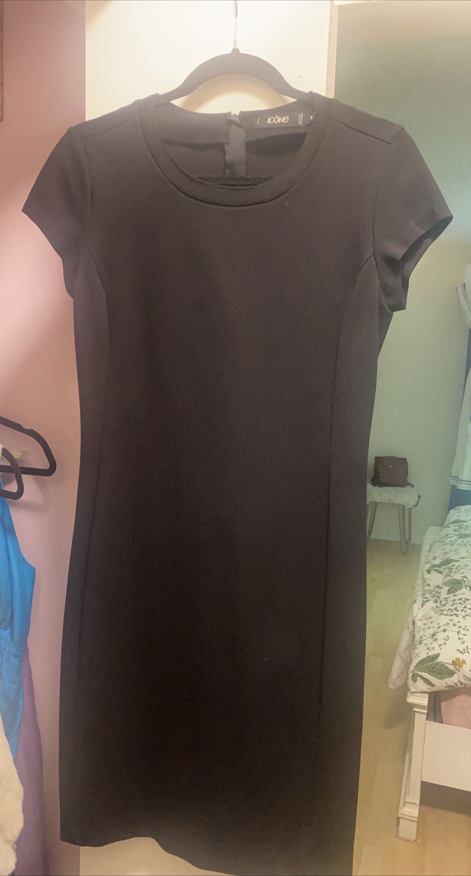 Black Dress thumbnail