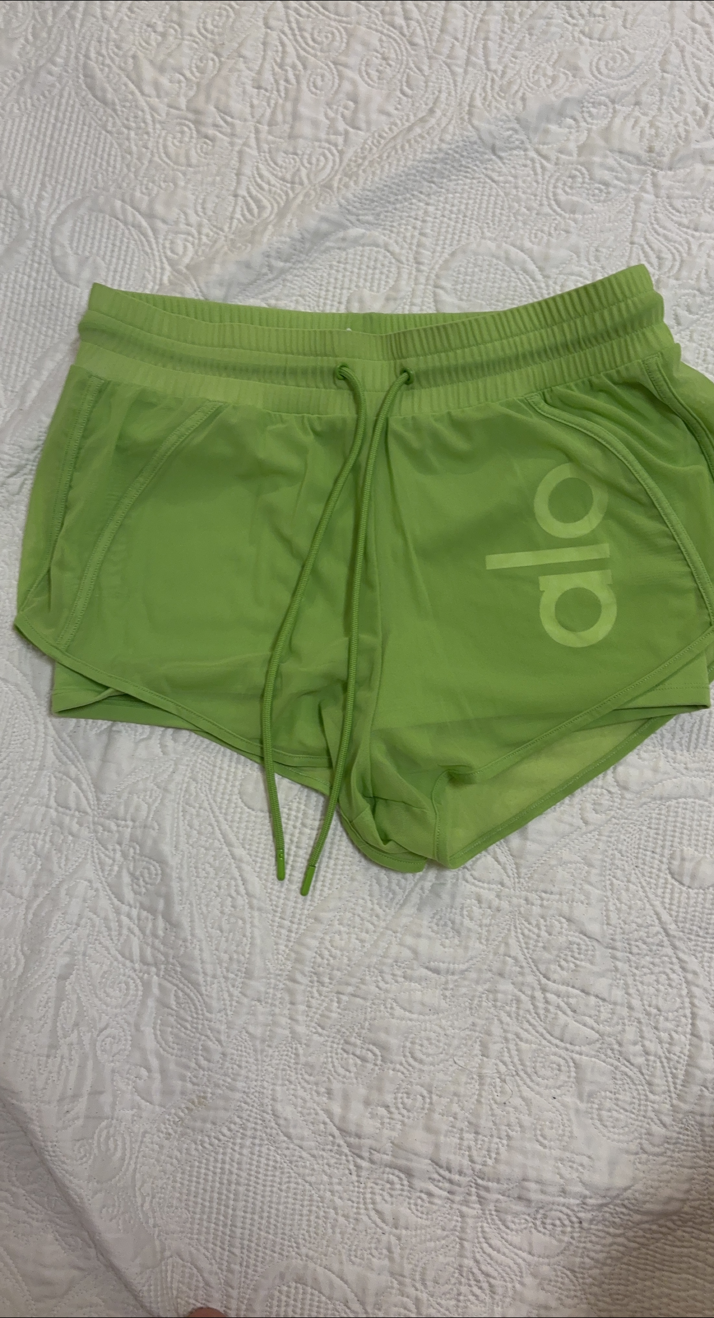 Alo Yoga Solstice Shorts - Green