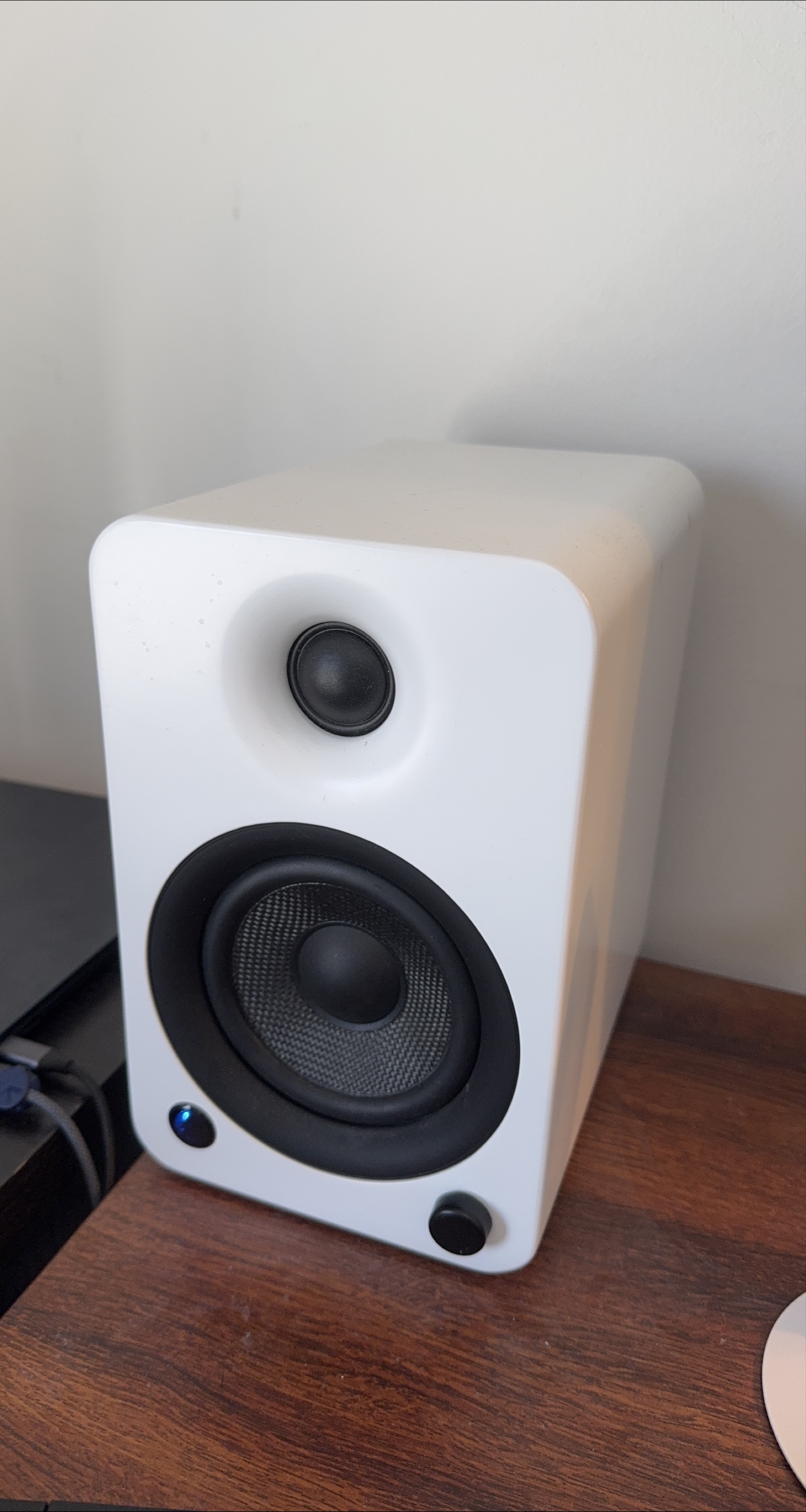 White Speaker thumbnail