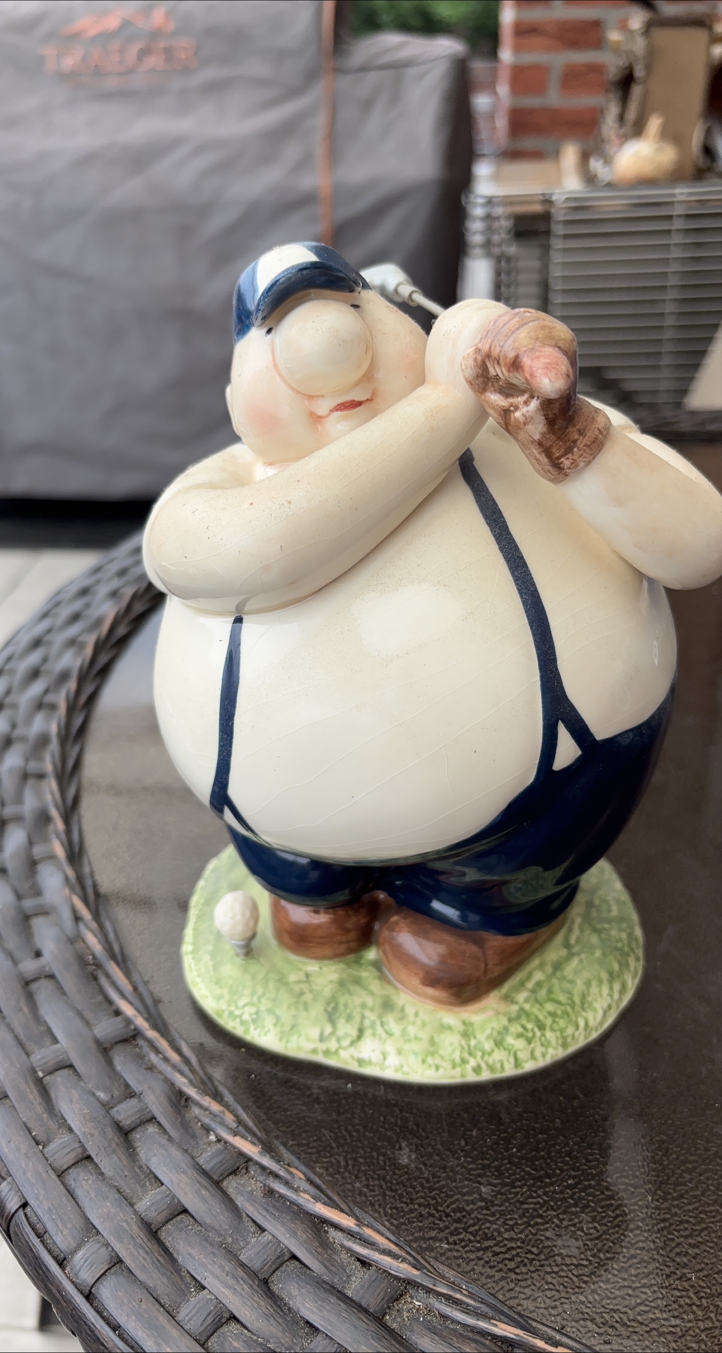 Golf Player Ceramic Figurine thumbnail