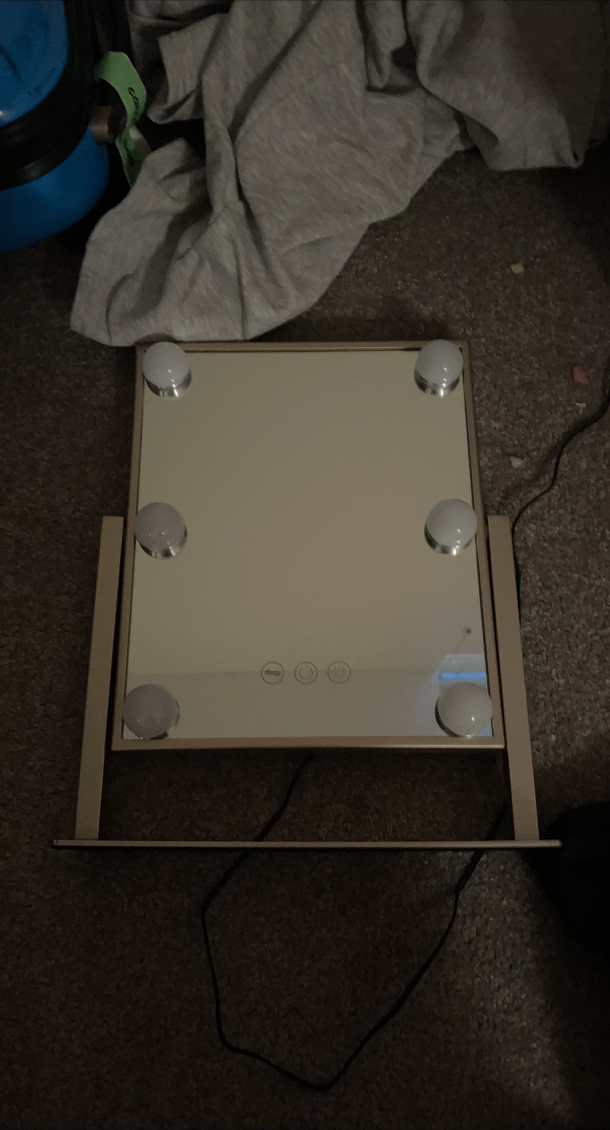 Lighted Vanity Mirror thumbnail