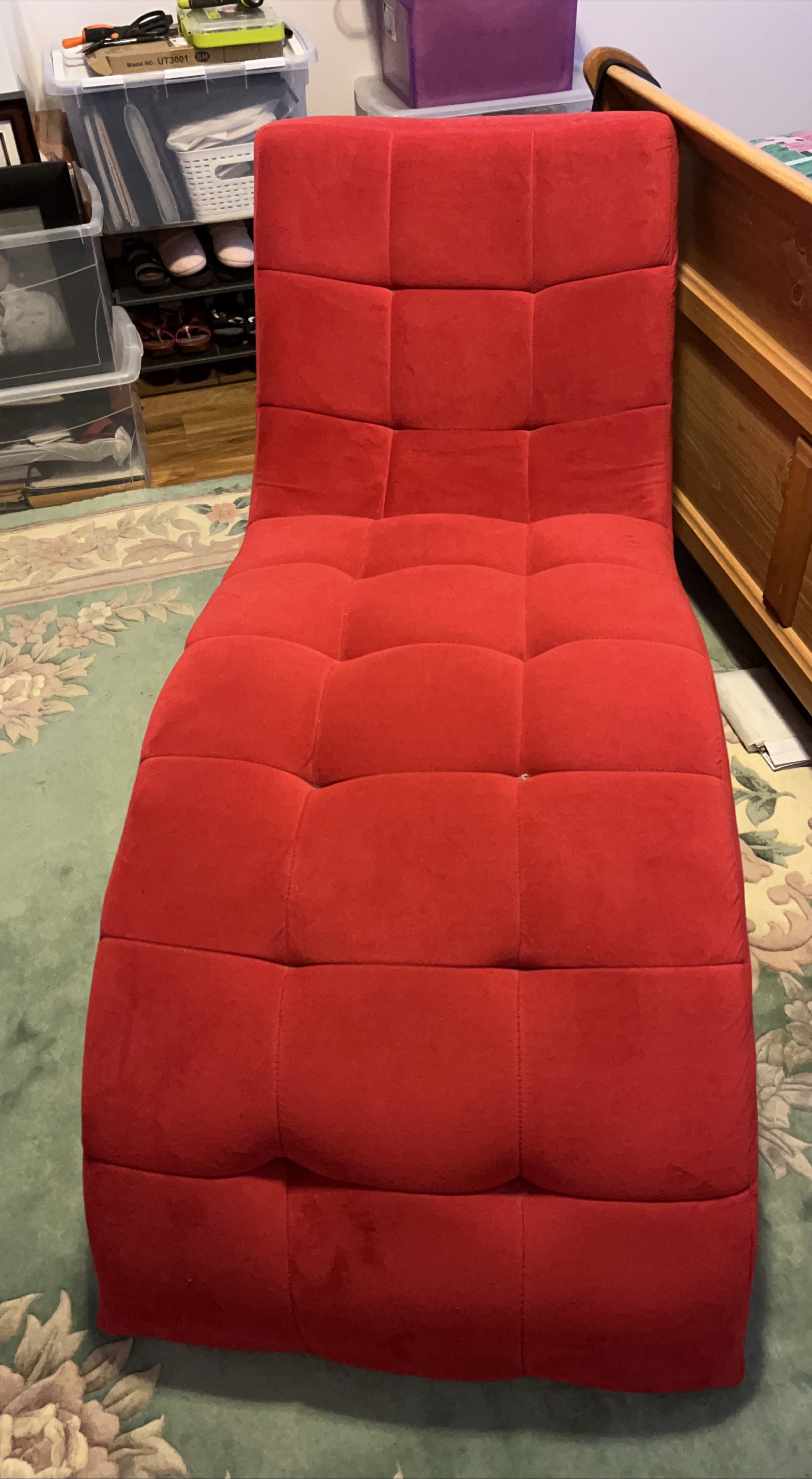 Red Lounge Chair thumbnail