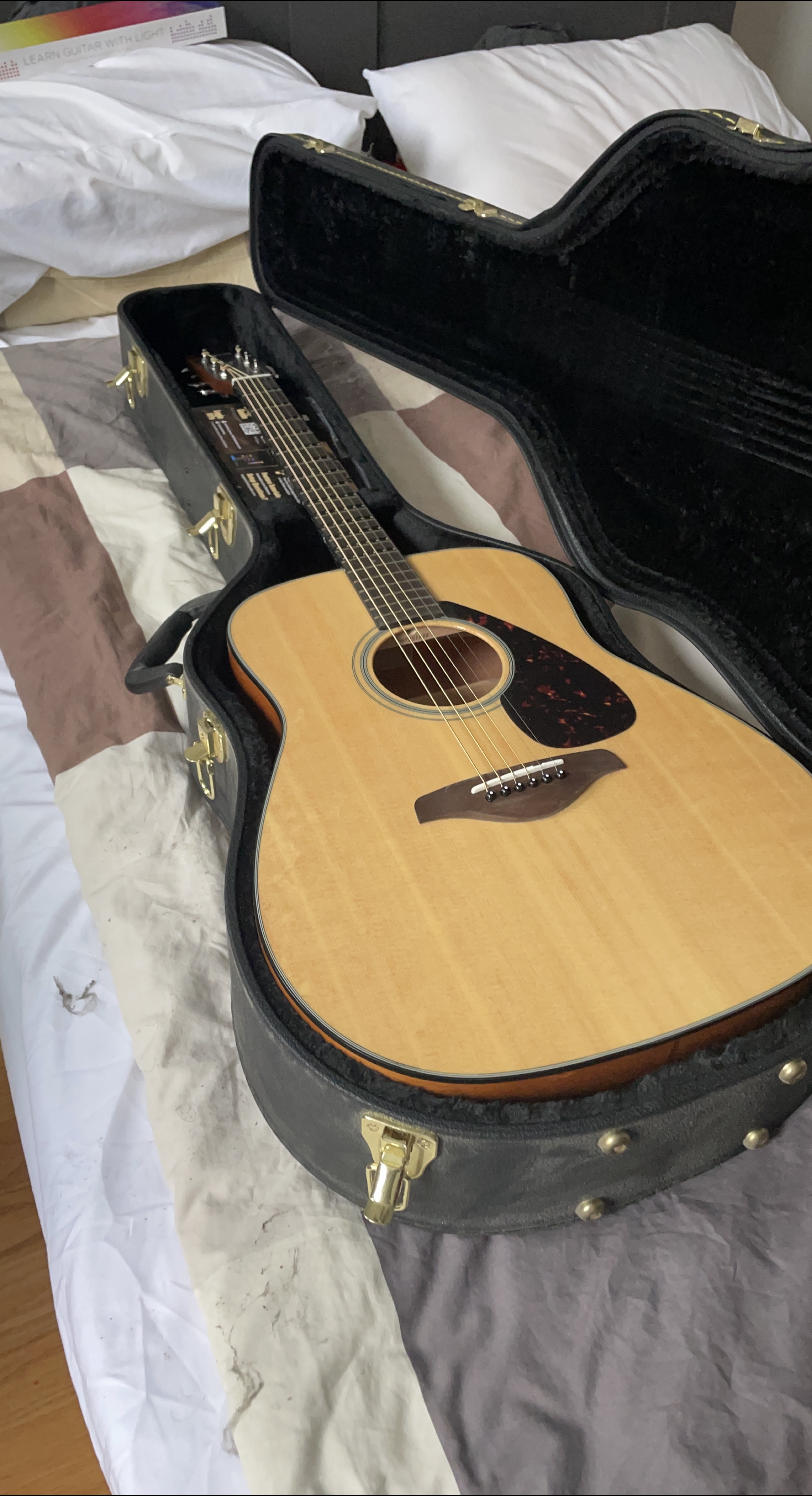Yamaha FG800 Acoustic Guitar with Case