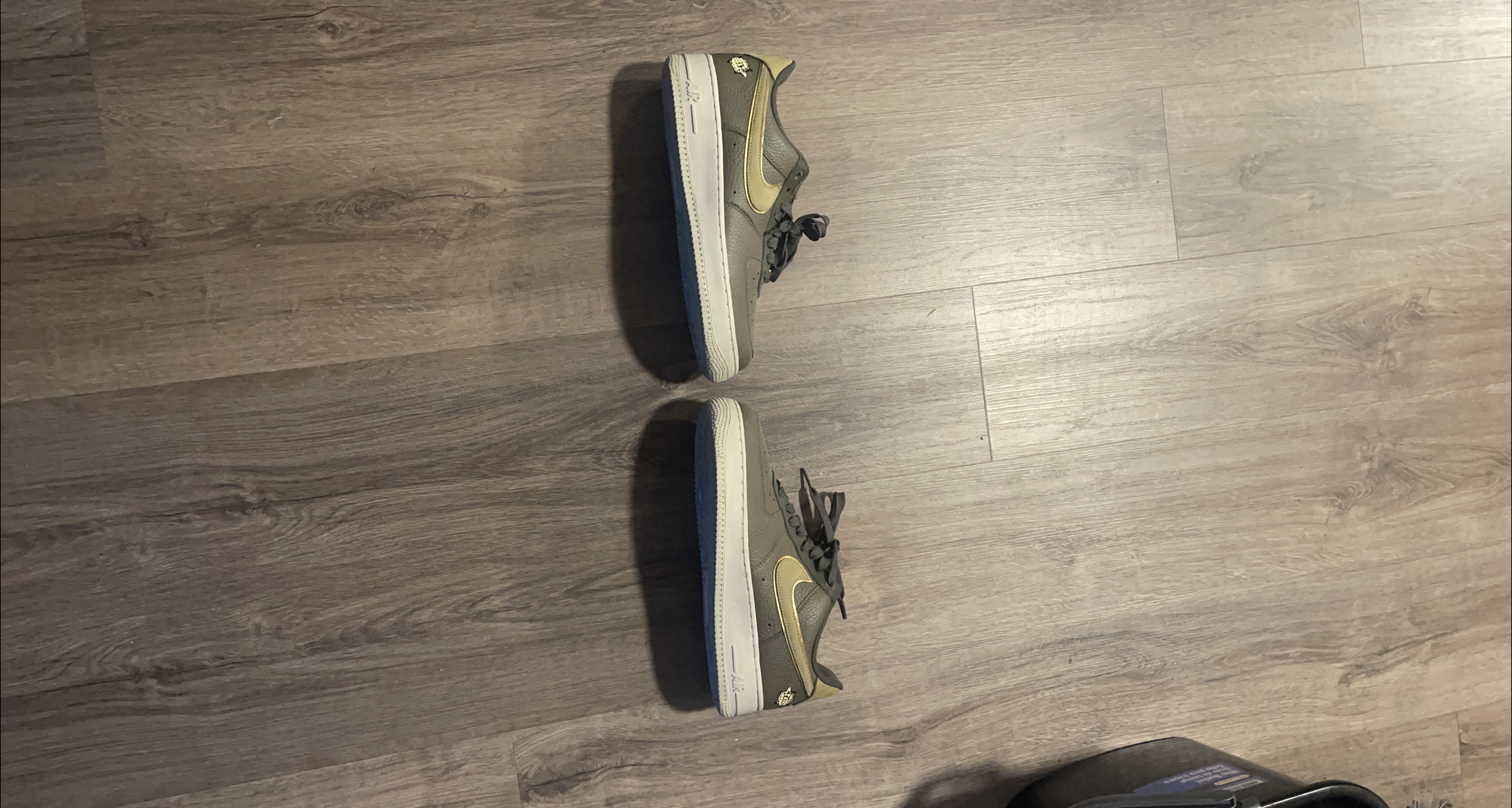 Nike Air Force 1 Low thumbnail
