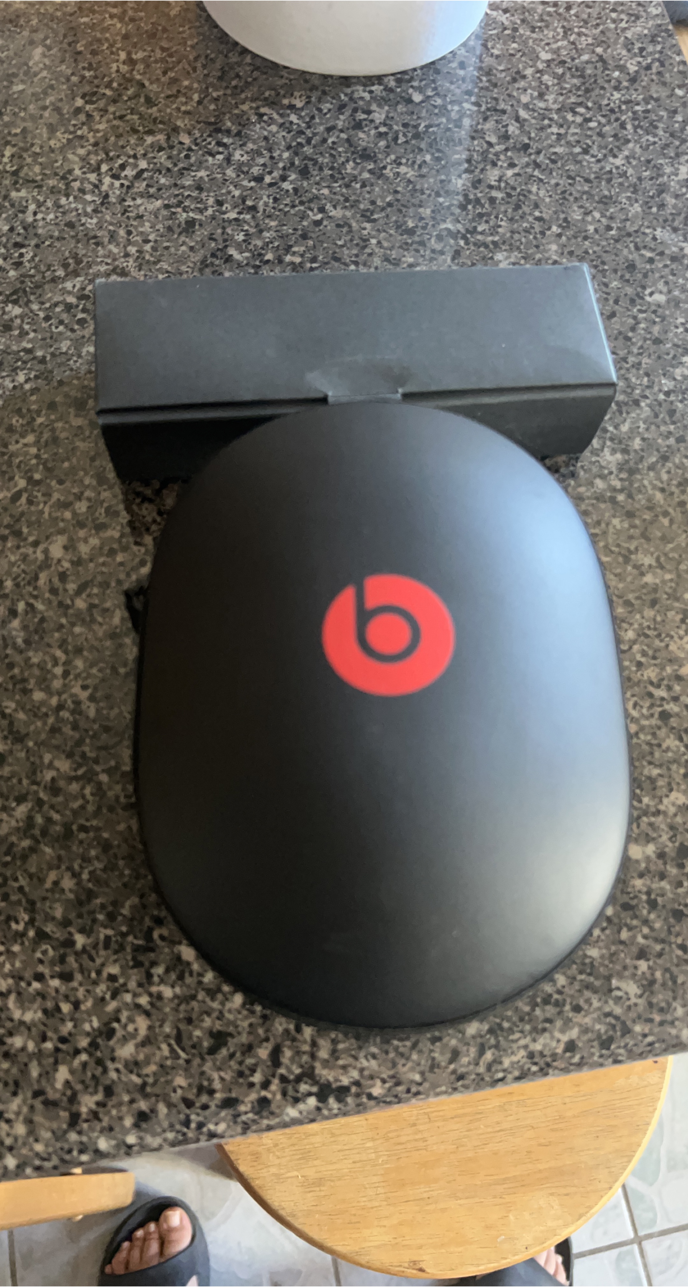Beats  Wireless Headphones with Case and Accessories thumbnail