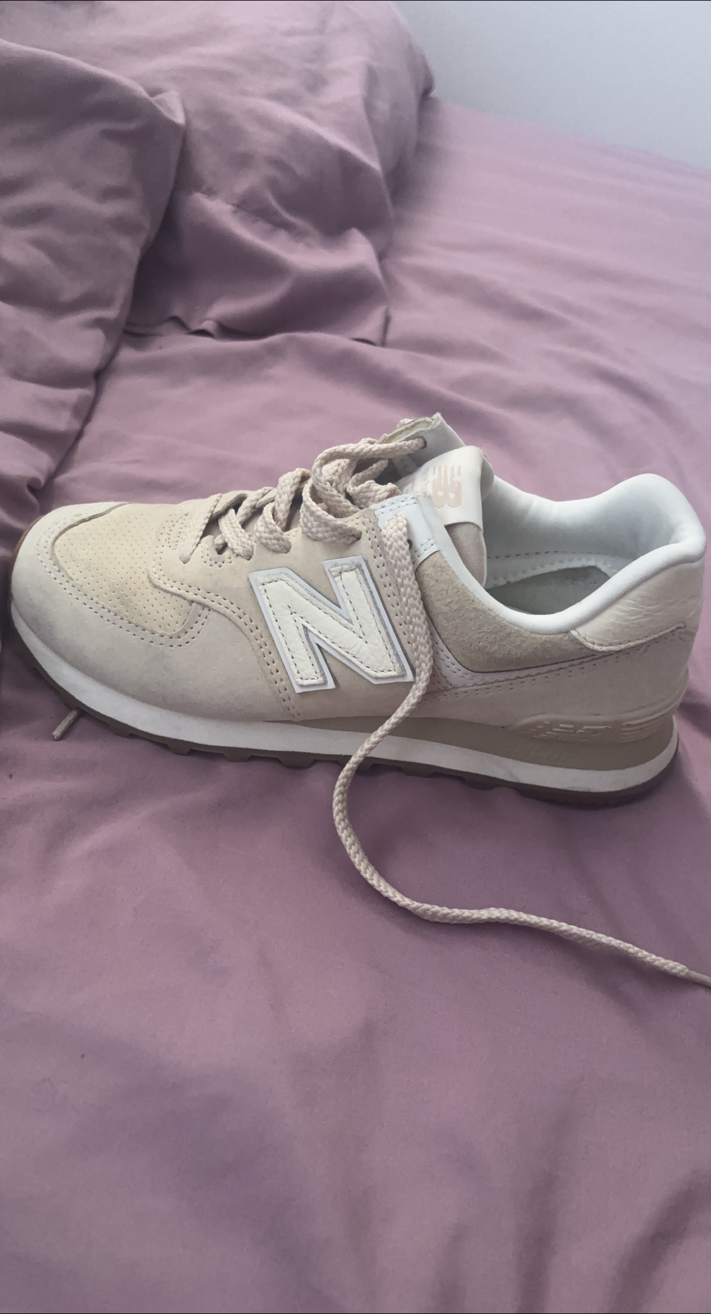 New Balance 574 Beige Sneakers thumbnail